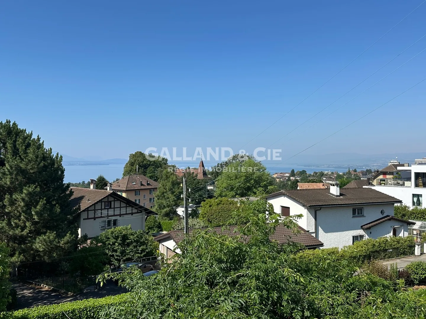 Superb 6.5-room detached house with independent studio - Photo 2 of 15