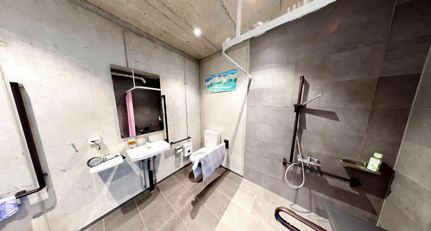 Edificio commerciale con piscina in affitto - Foto 13 di 27