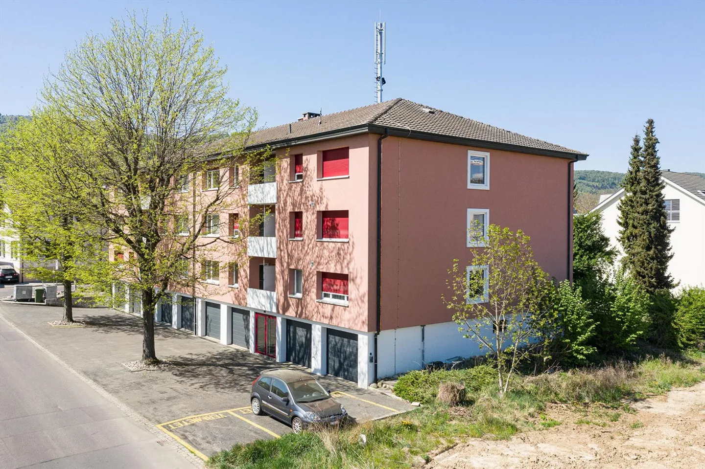 Ampio appartamento di 3,5 locali di circa 84m2 - Tranquillo - Vicino ai mezzi pubblici - Foto 2 di 9