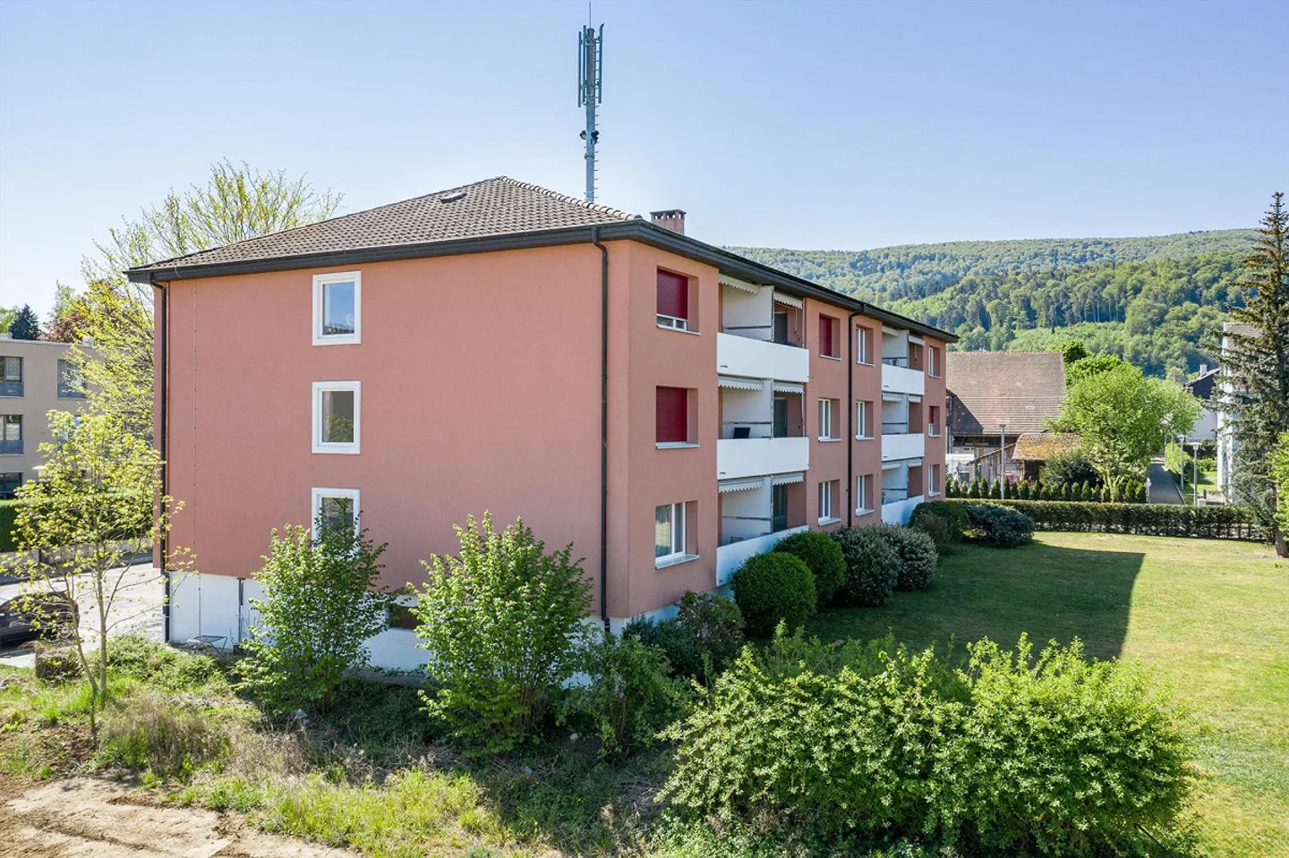 Ampio appartamento di 3,5 locali di circa 84m2 - Tranquillo - Vicino ai mezzi pubblici - Foto 3 di 9