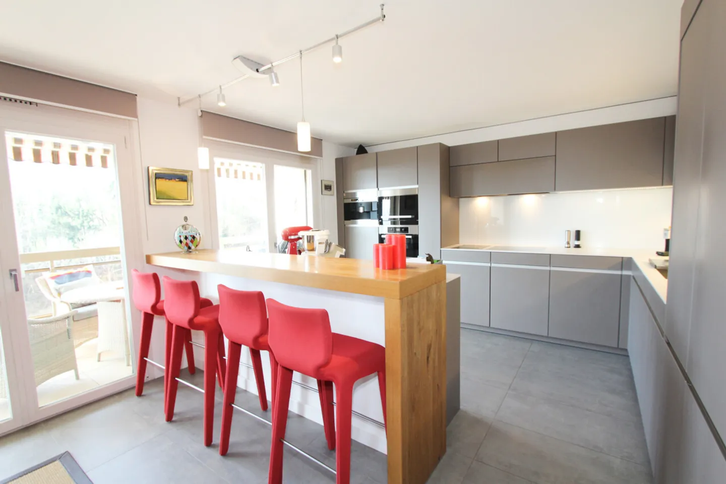 Attique en duplex au coeur du Lavaux d'env. 330 m2 PPE - Photo 2 sur 14