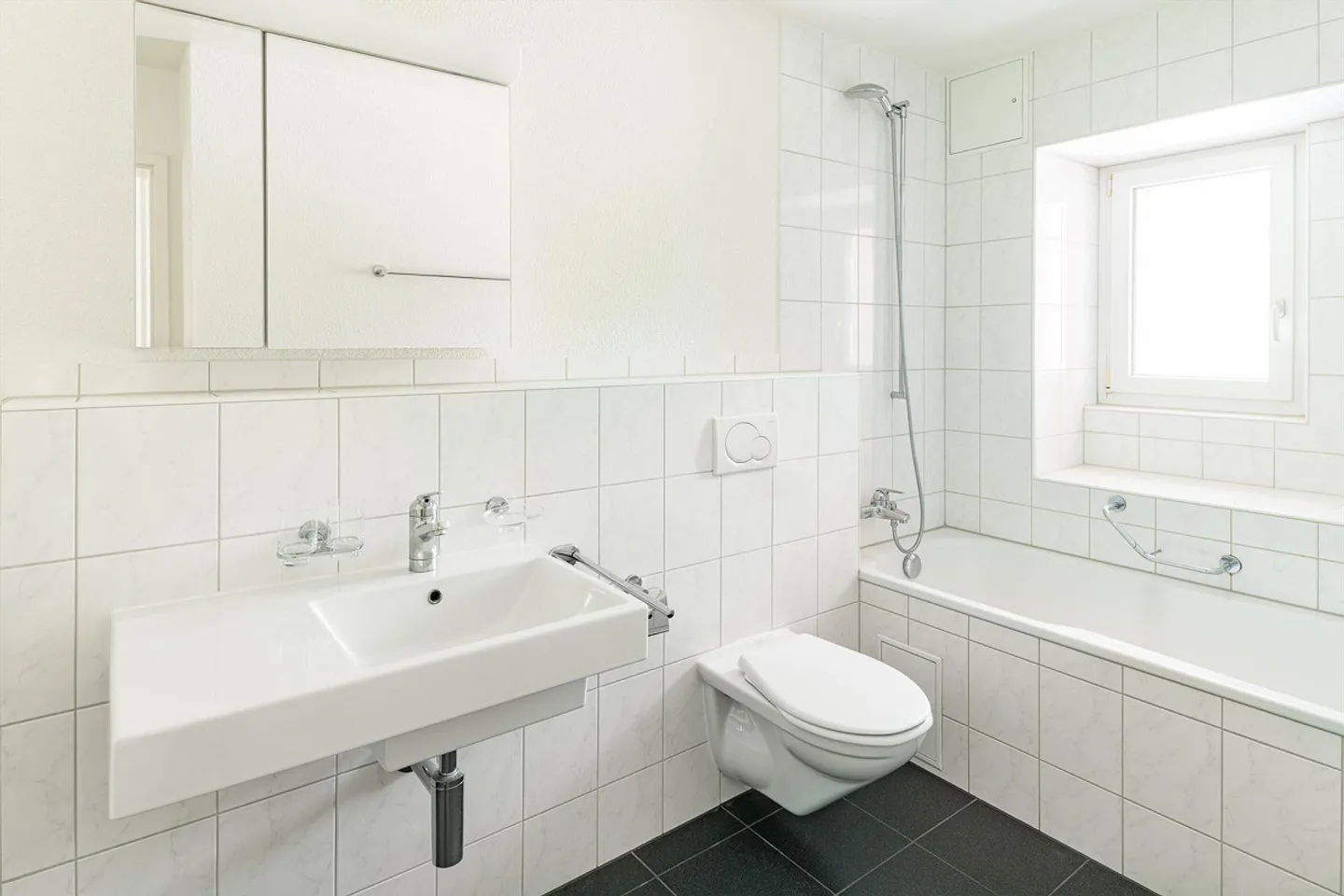 Ampio appartamento di 3,5 locali di circa 84m2 - Tranquillo - Vicino ai mezzi pubblici - Foto 6 di 9