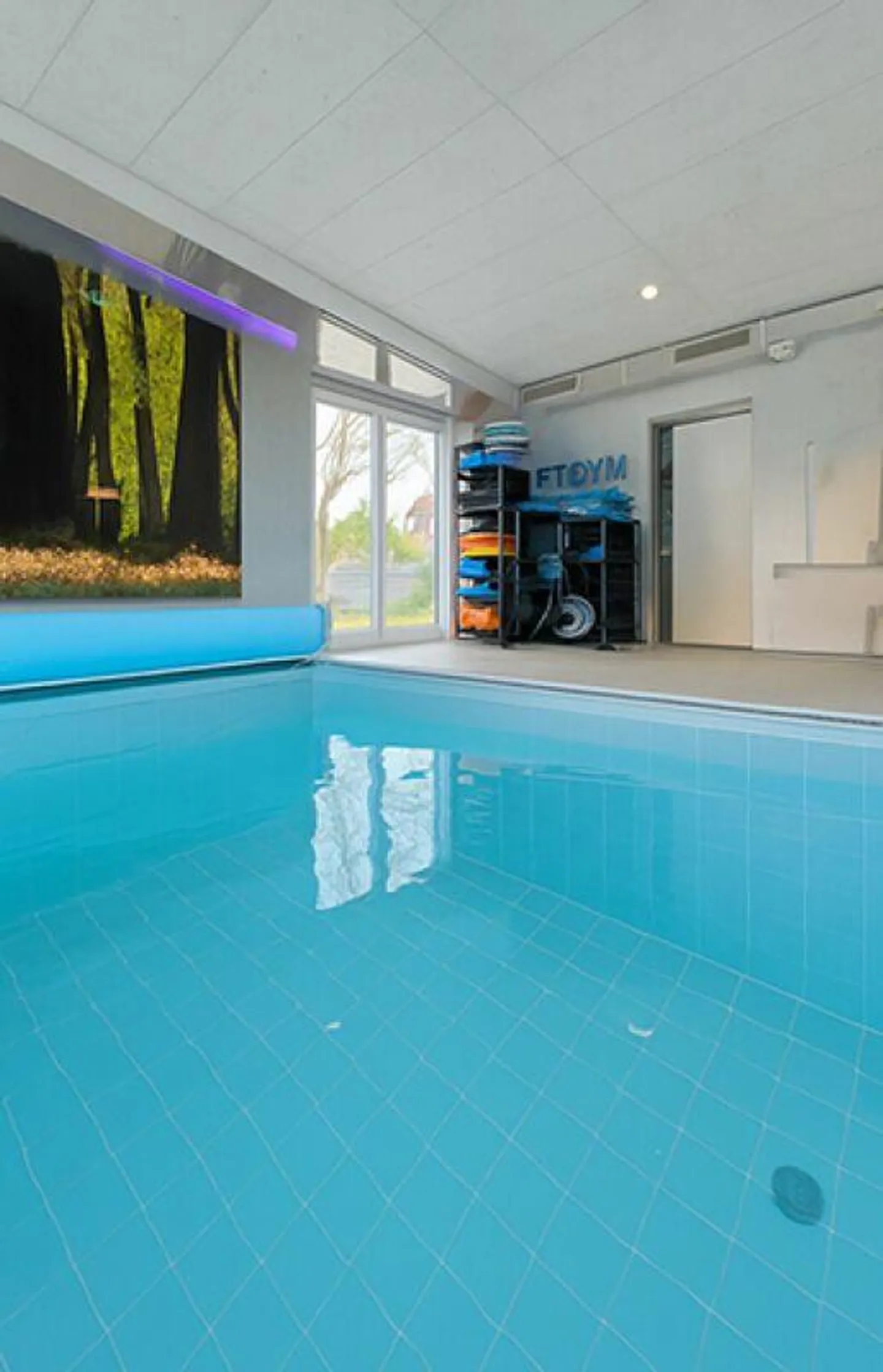 Edificio commerciale con piscina in affitto - Foto 24 di 27