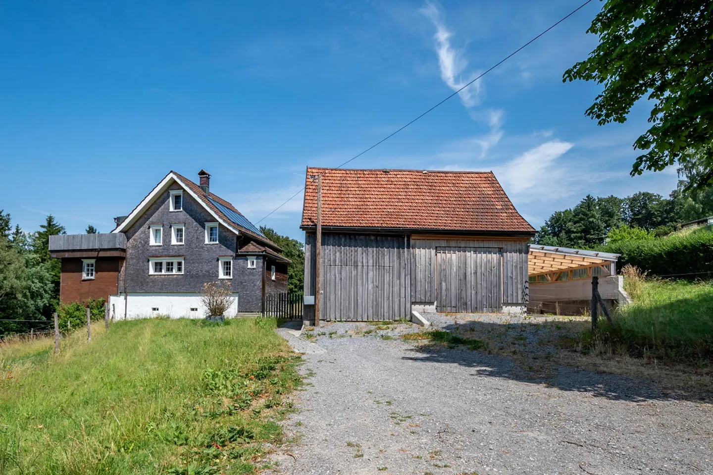 Traditional Appenzeller House in the Midst of Unique Countryside - Photo 4 of 32