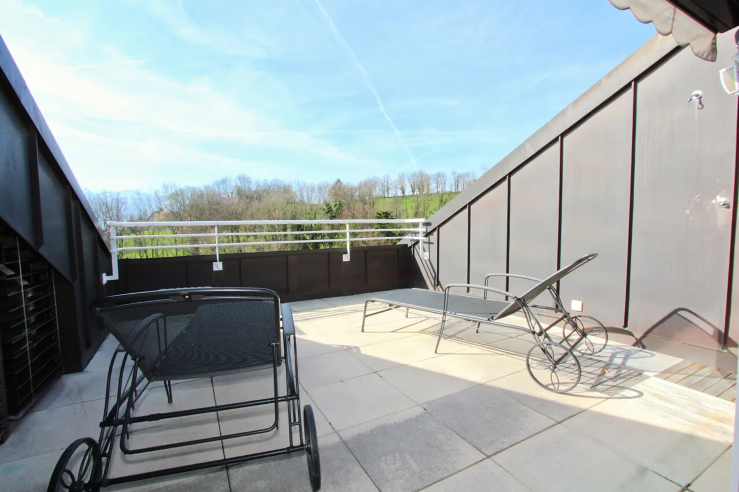 Attique en duplex au coeur du Lavaux d'env. 330 m2 PPE - Photo 11 sur 14