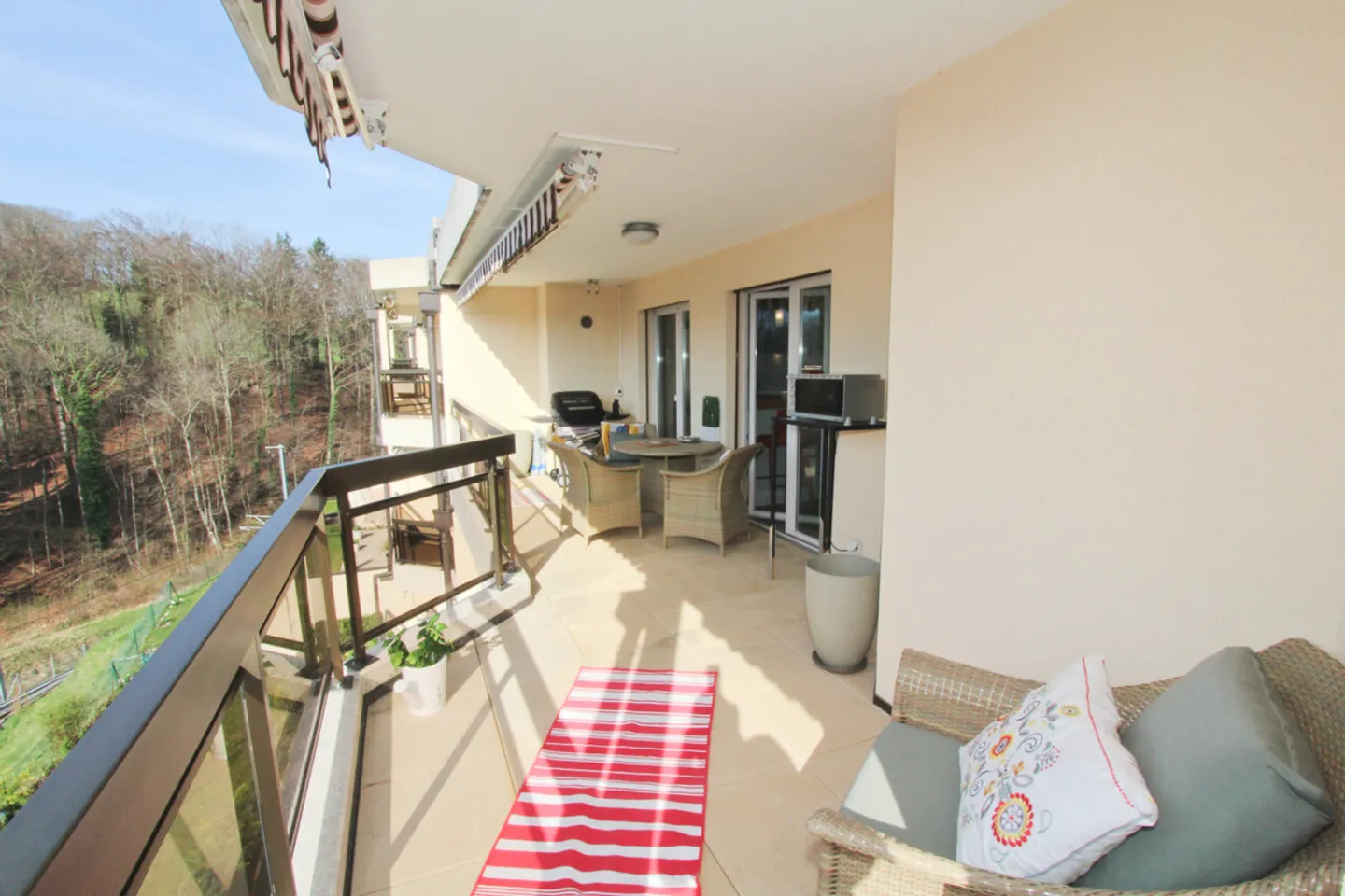 Attique en duplex au coeur du Lavaux d'env. 330 m2 PPE - Photo 12 sur 14