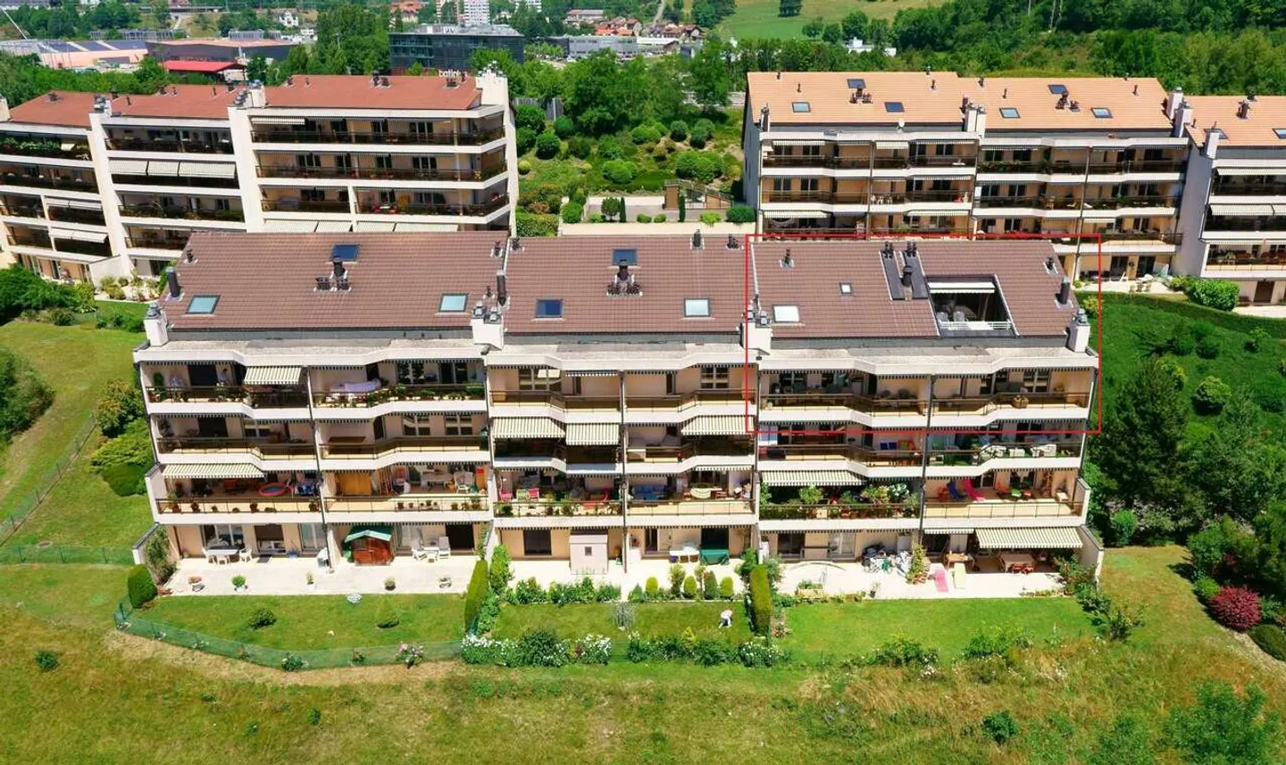 Attique en duplex au coeur du Lavaux d'env. 330 m2 PPE - Photo 13 sur 14