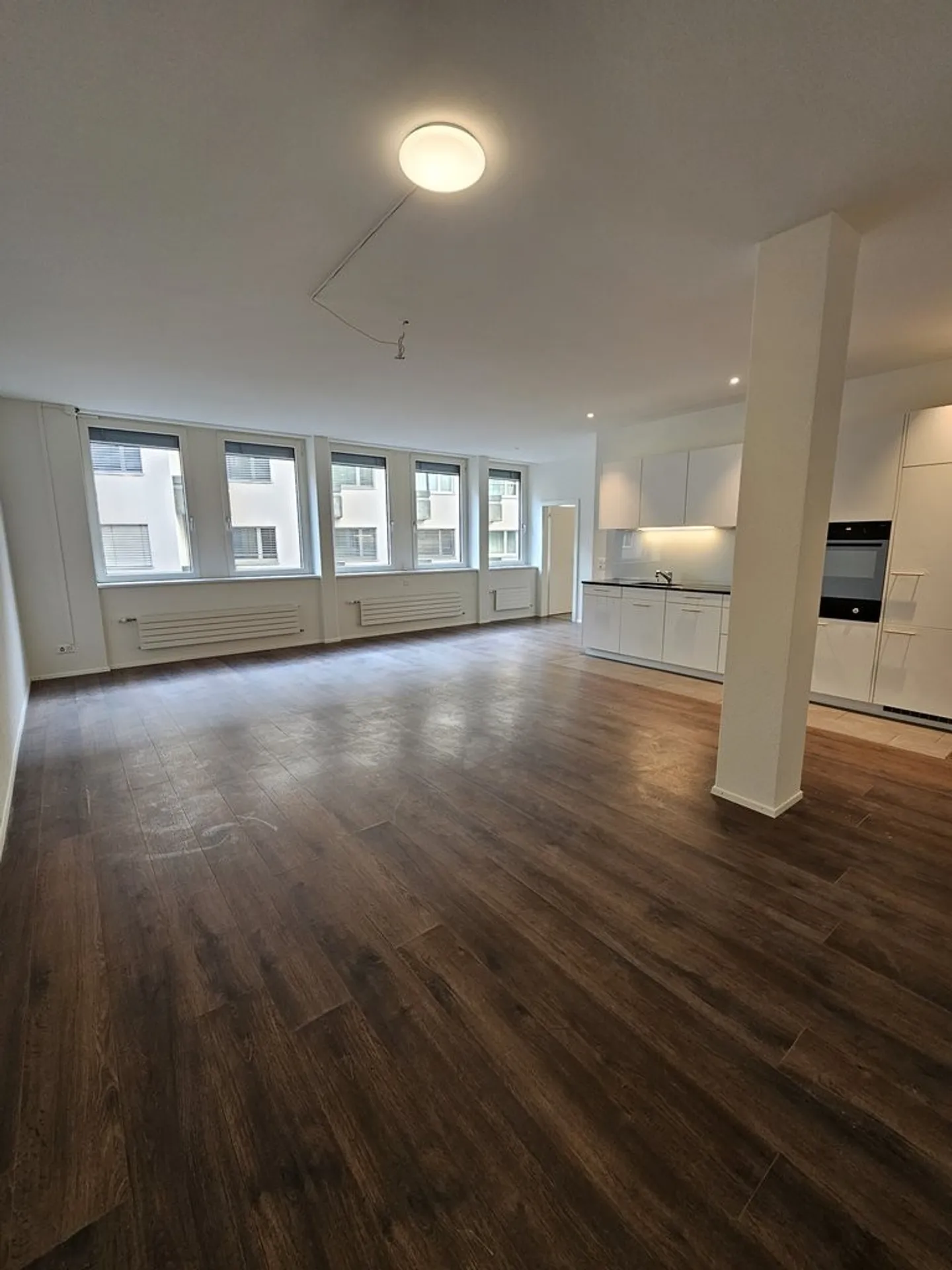 Spazio commerciale in affitto vicino a Langstrasse - Foto 3 di 10