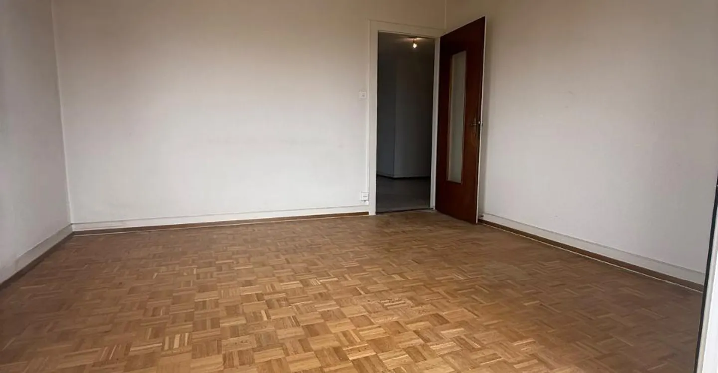 3,5-Zimmer-Wohnung im 4. Stock mit Seeblick - Foto 4 von 4