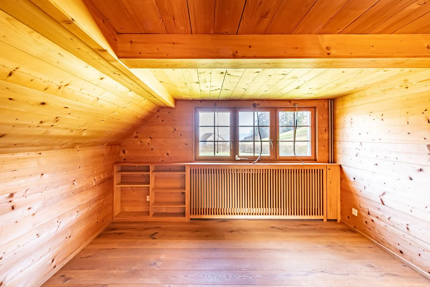 Traditional Appenzeller House in the Midst of Unique Countryside - Photo 15 of 32
