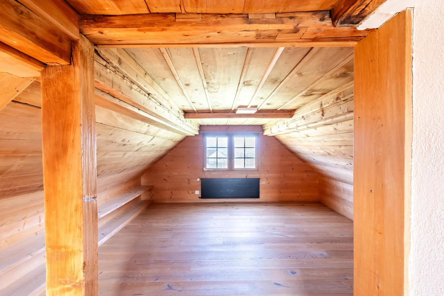 Traditional Appenzeller House in the Midst of Unique Countryside - Photo 20 of 32