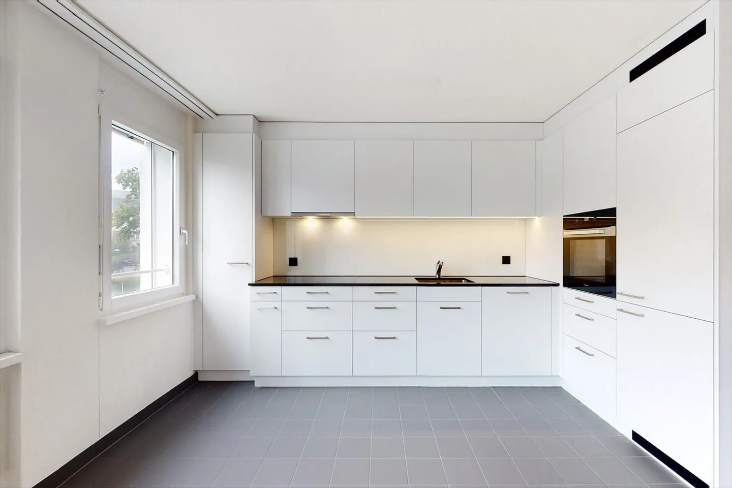 Cozy Apartment for a Small Family - Photo 6 of 8