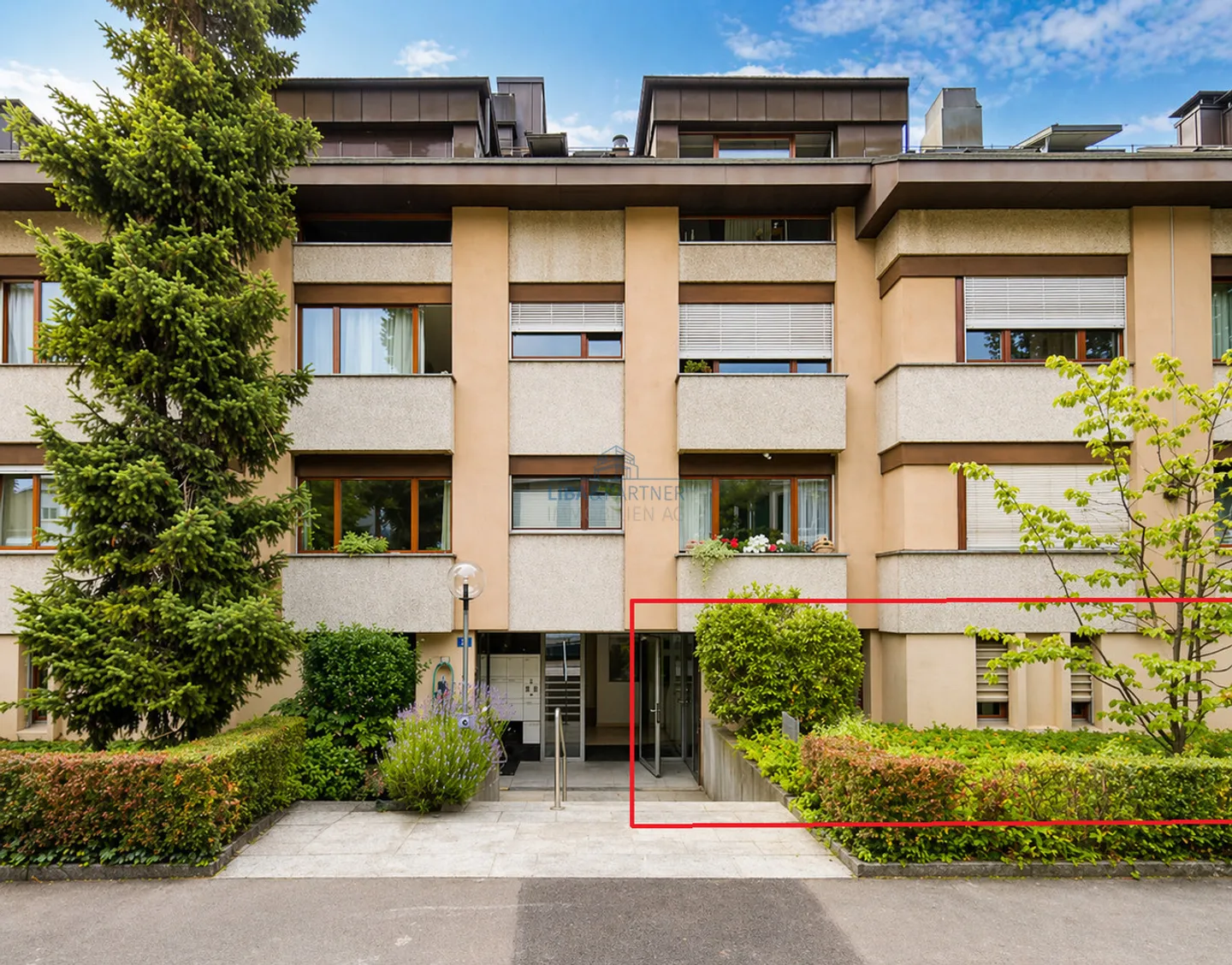 Helle Bürofläche mit Gartenblick - Foto 1 von 8