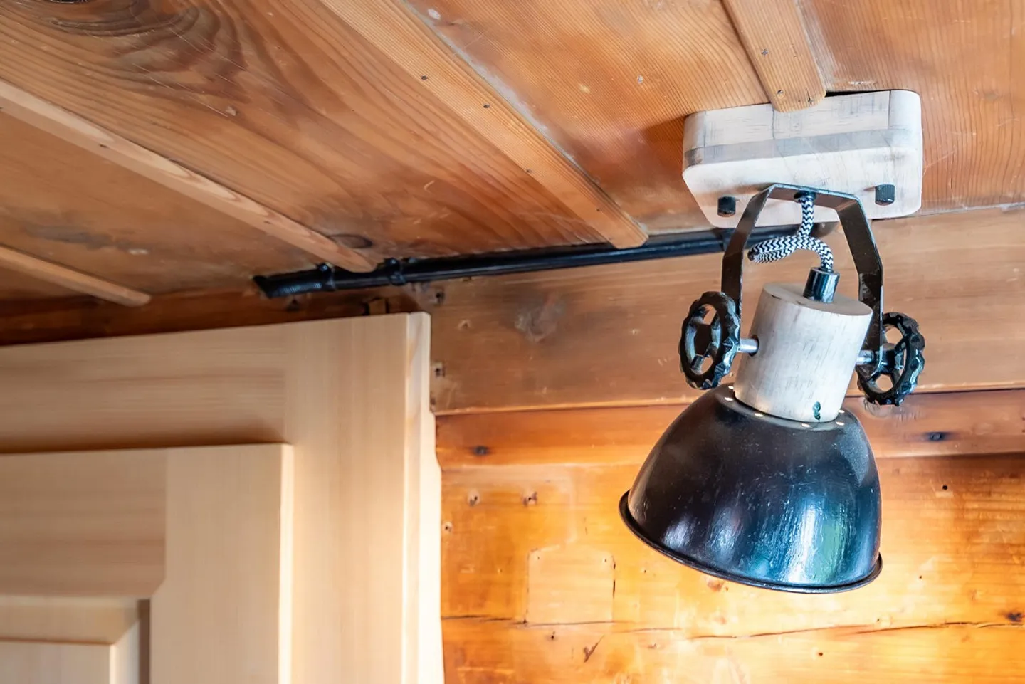 Traditional Appenzeller House in the Midst of Unique Countryside - Photo 24 of 32