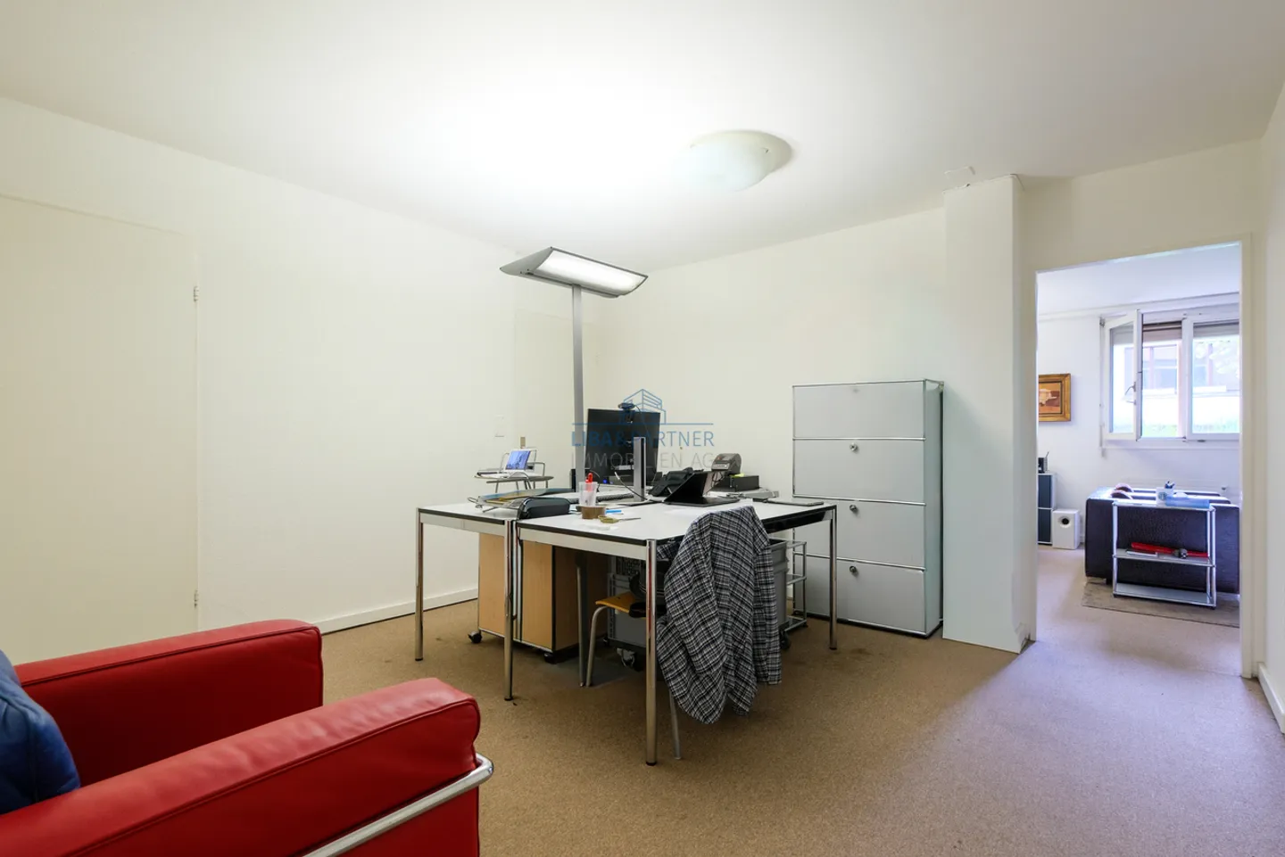 Helle Bürofläche mit Gartenblick - Foto 4 von 8