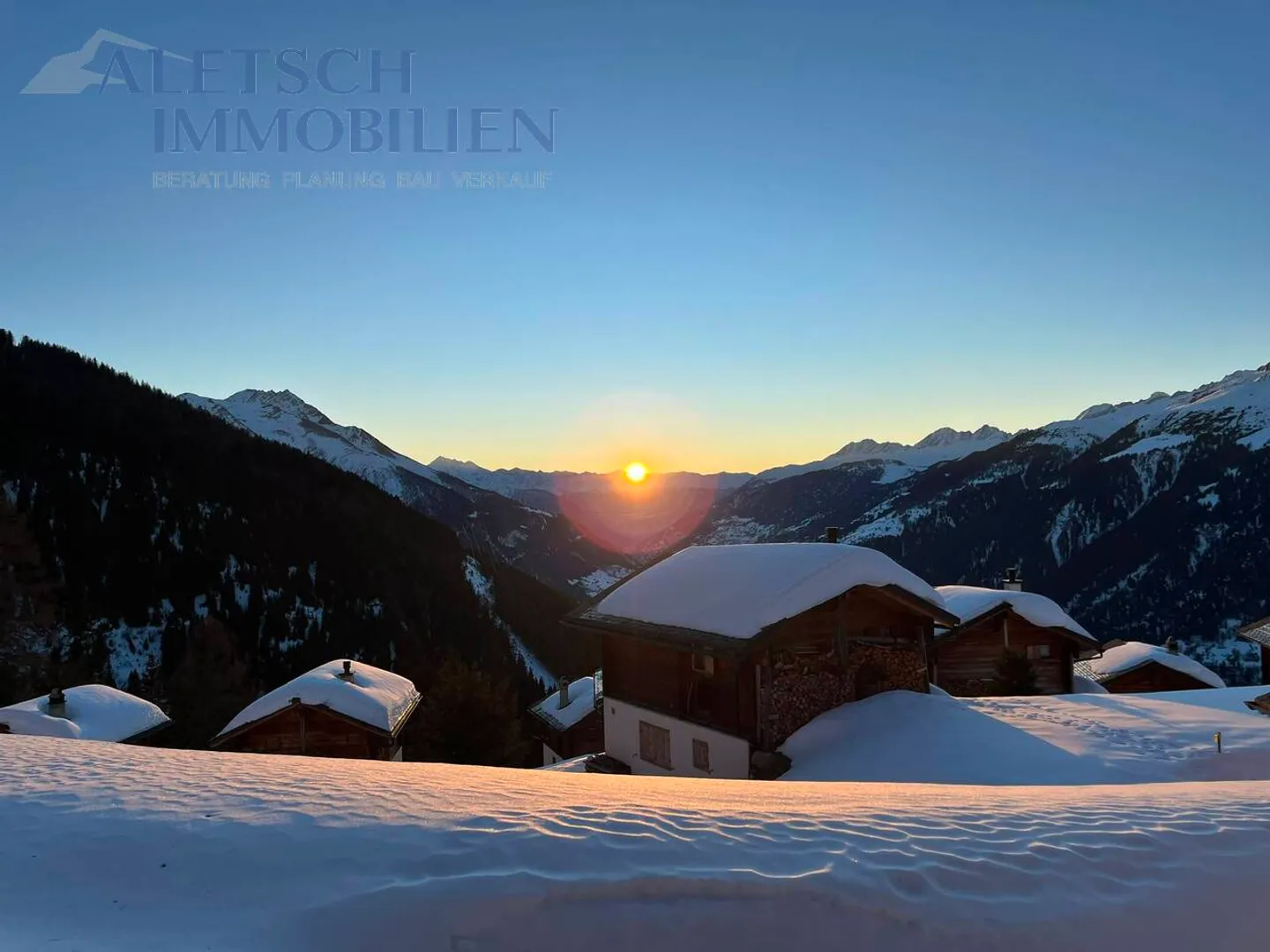 Charmantes Chalet mit Traumhaftem Blick - Foto 3 von 11