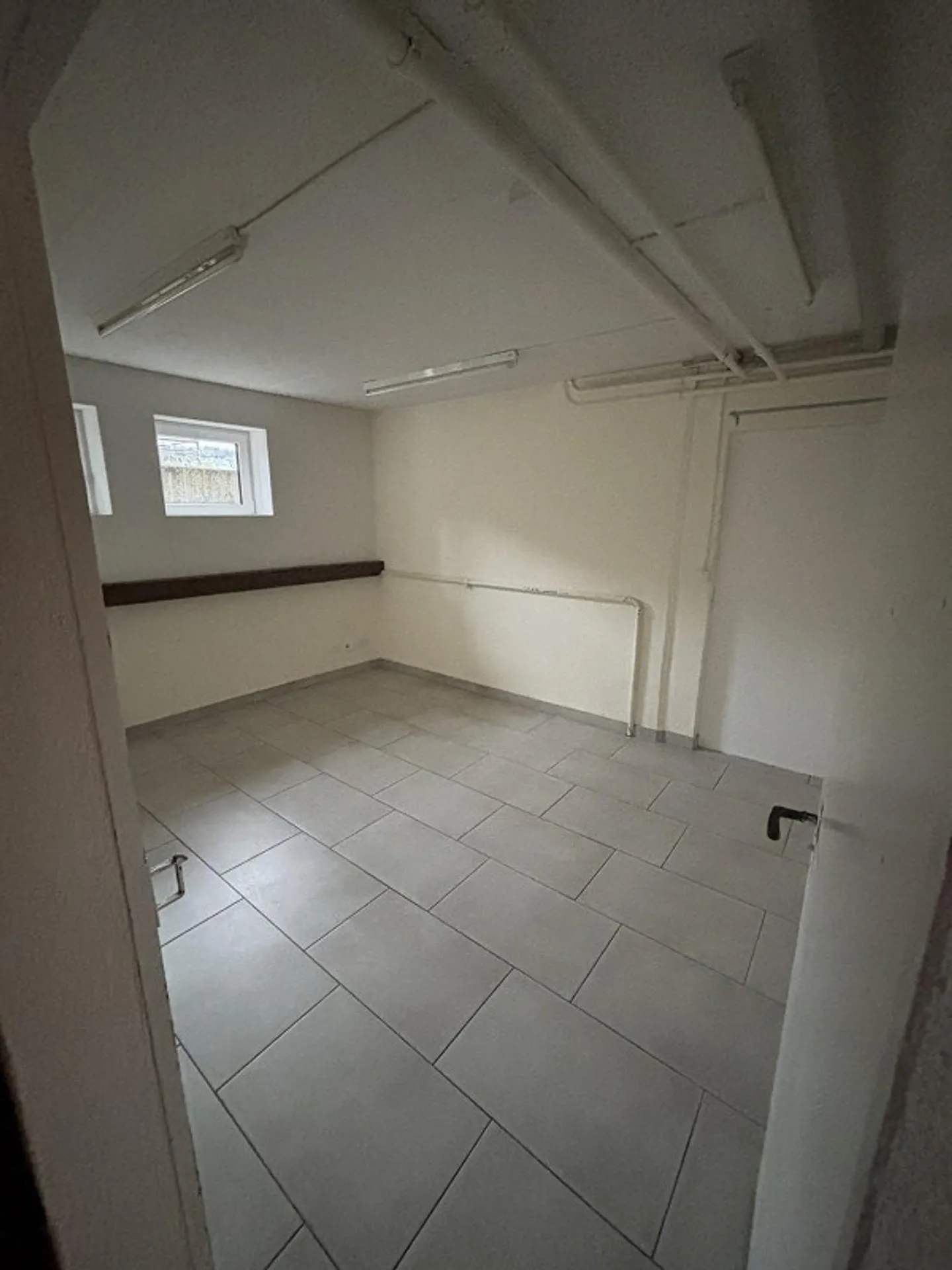 spazio commerciale centralmente situato nella migliore posizione a Seengen - Foto 4 di 10