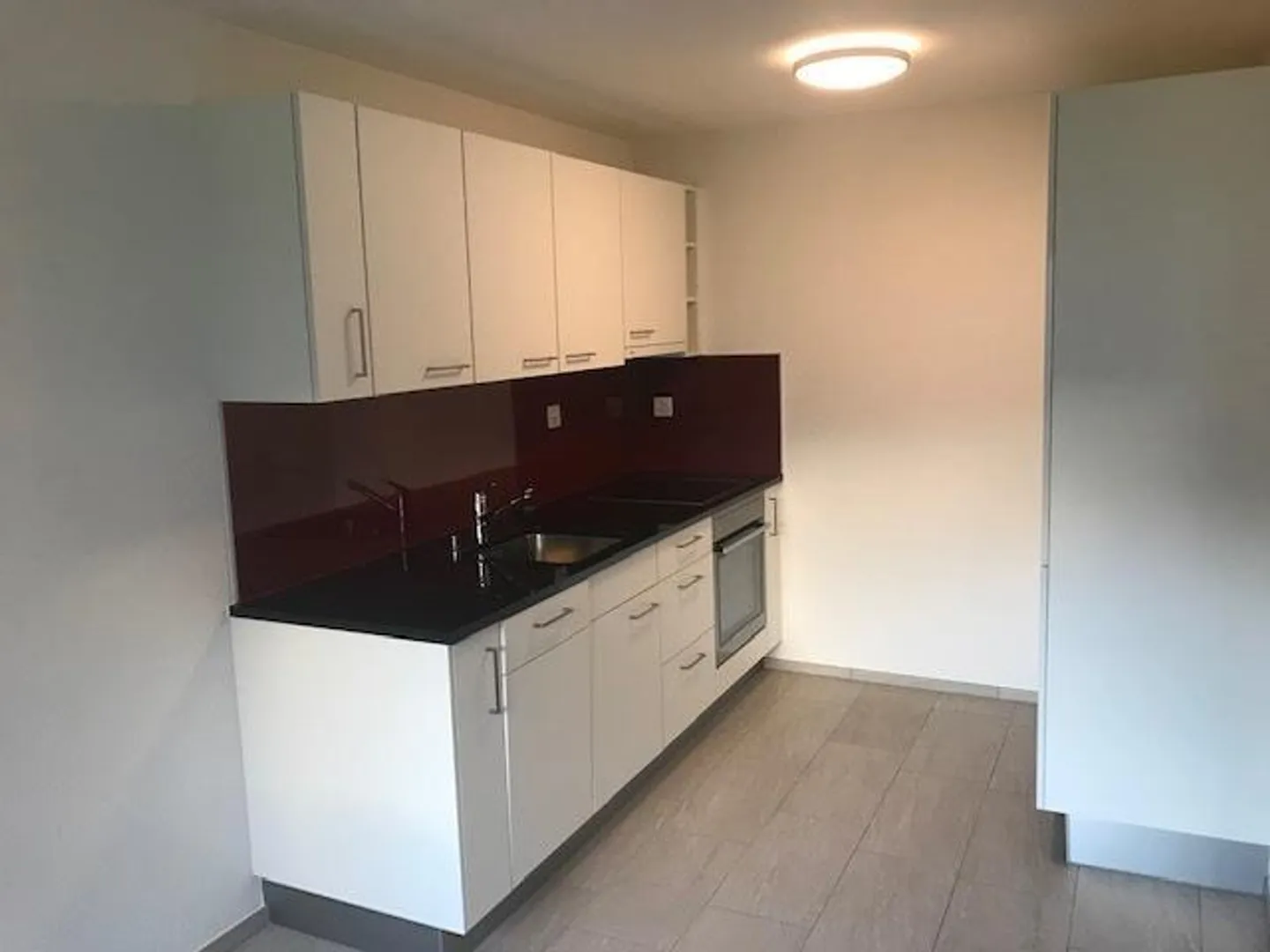 Modern 2.5 room apartment with balcony - Photo 5 of 7