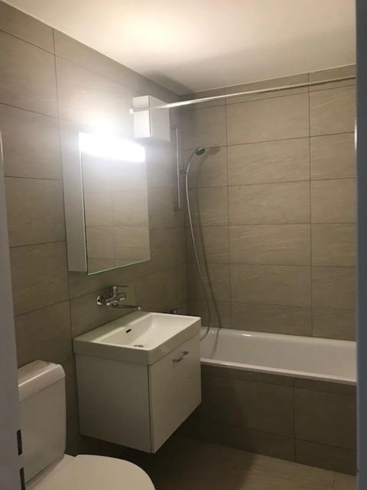 Modern 2.5 room apartment with balcony - Photo 6 of 7