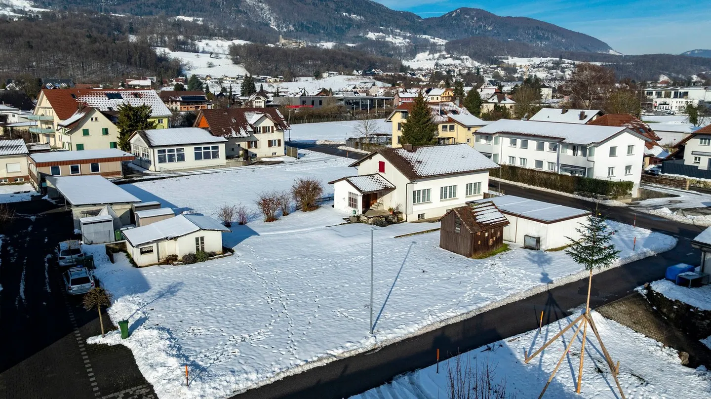 Maison individuelle avec parcelle constructible à Wiedlisbach - Photo 2 sur 15