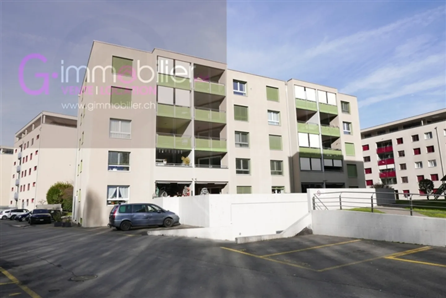 Collombey, votre attique de 3,5 pièces vous attend au 4ème étage - Photo 1 sur 11