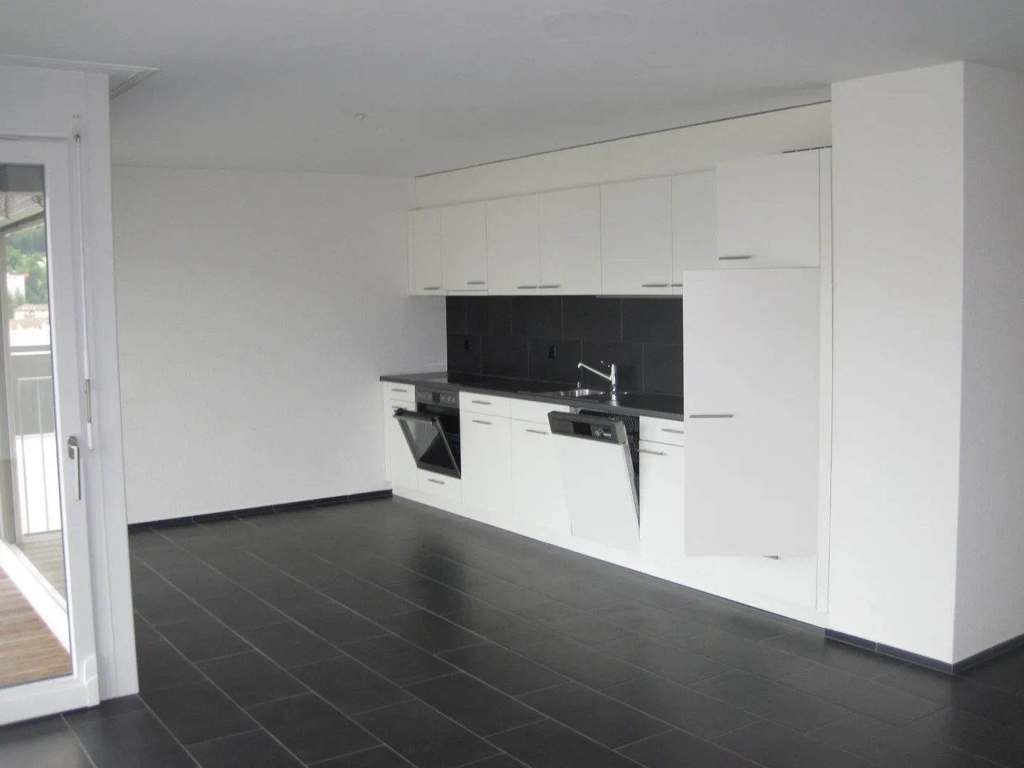 Ampio appartamento di 5 stanze - Foto 1 di 7