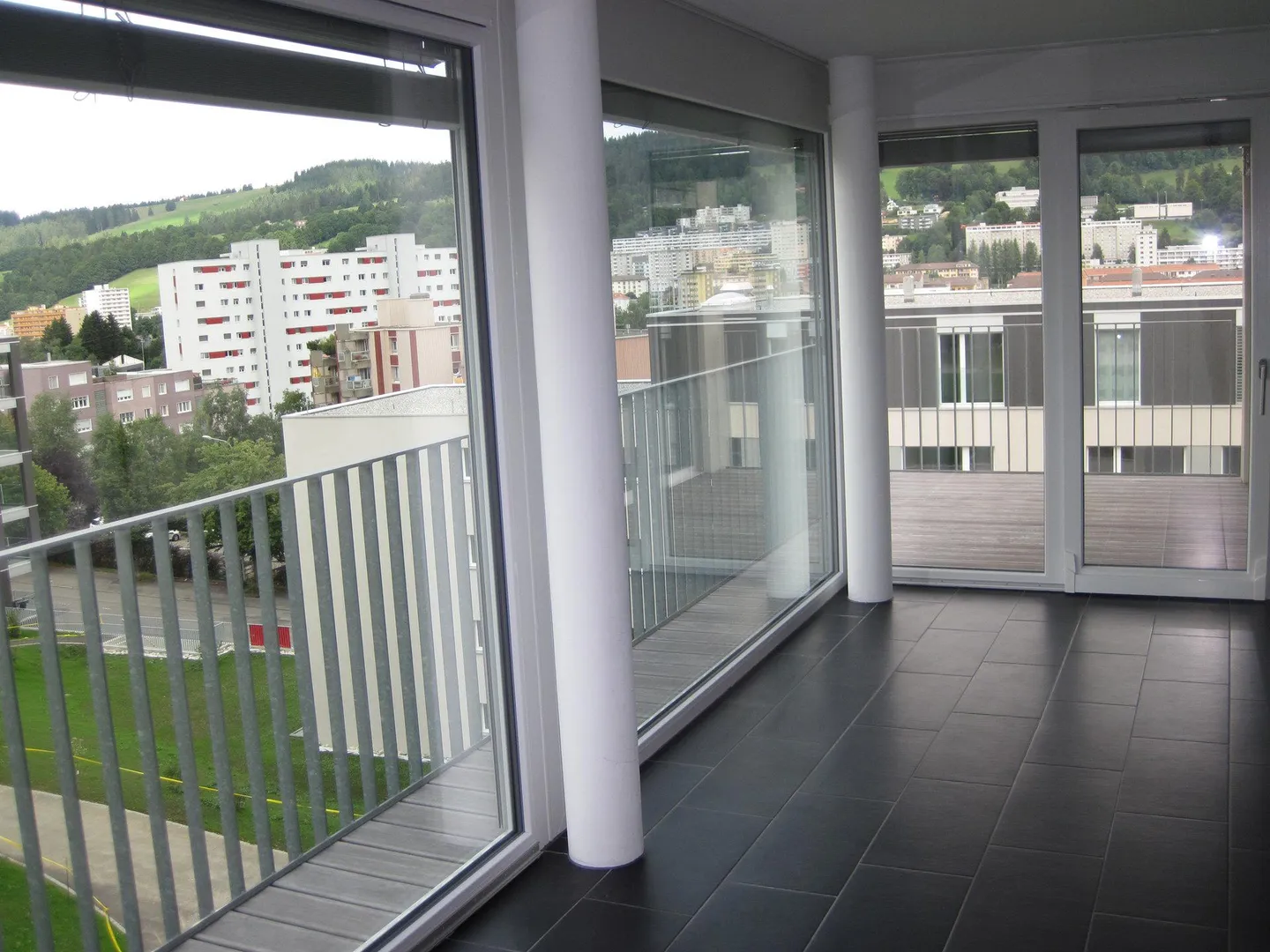 Ampio appartamento di 5 stanze - Foto 4 di 7