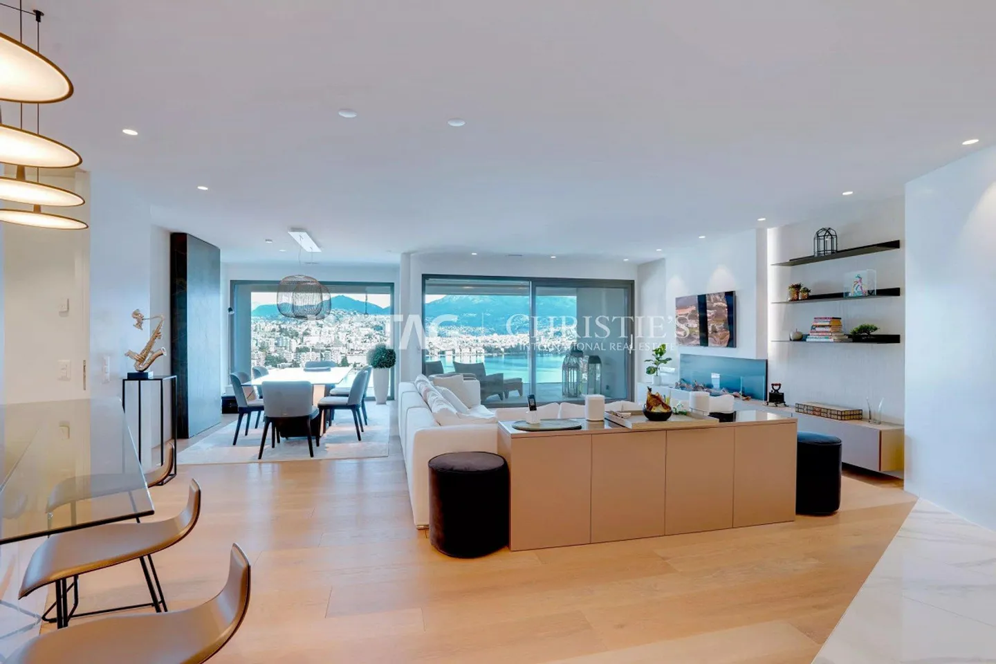 Modern penthouse apartment for sale in Lugano-Paradiso with stunning lake view, also ideal as a second home. - Photo 2 of 13