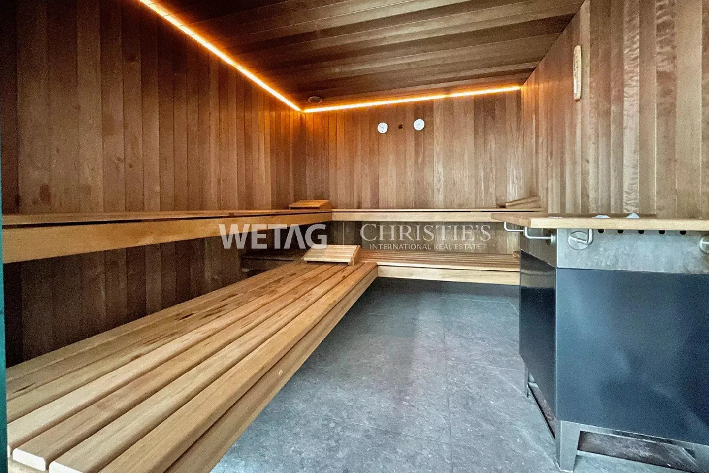 Modern penthouse apartment for sale in Lugano-Paradiso with stunning lake view, also ideal as a second home. - Photo 13 of 13