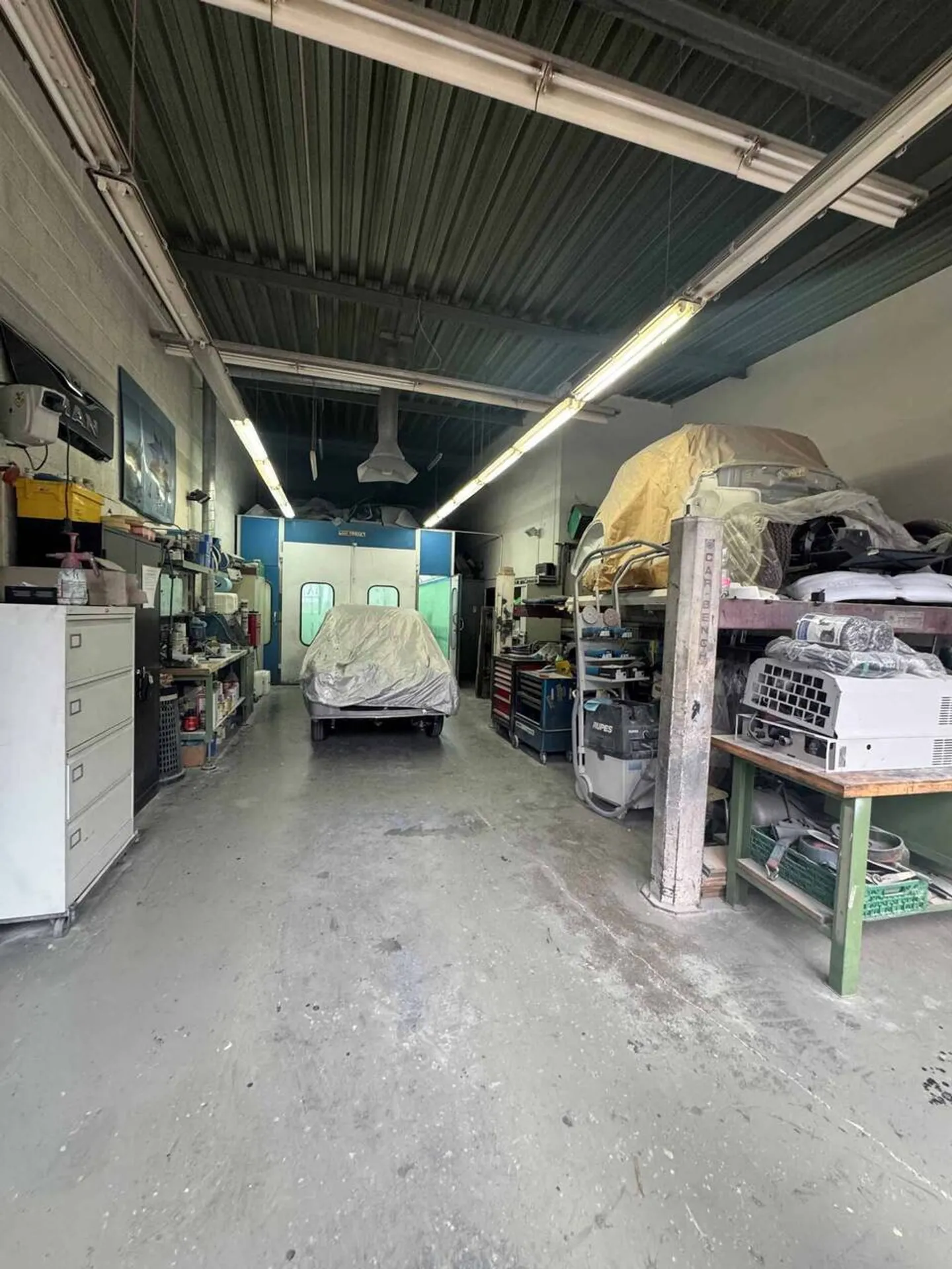 Seltene Gelegenheit in Aclens Mechanik- und Karosseriewerkstatt - Foto 5 von 6
