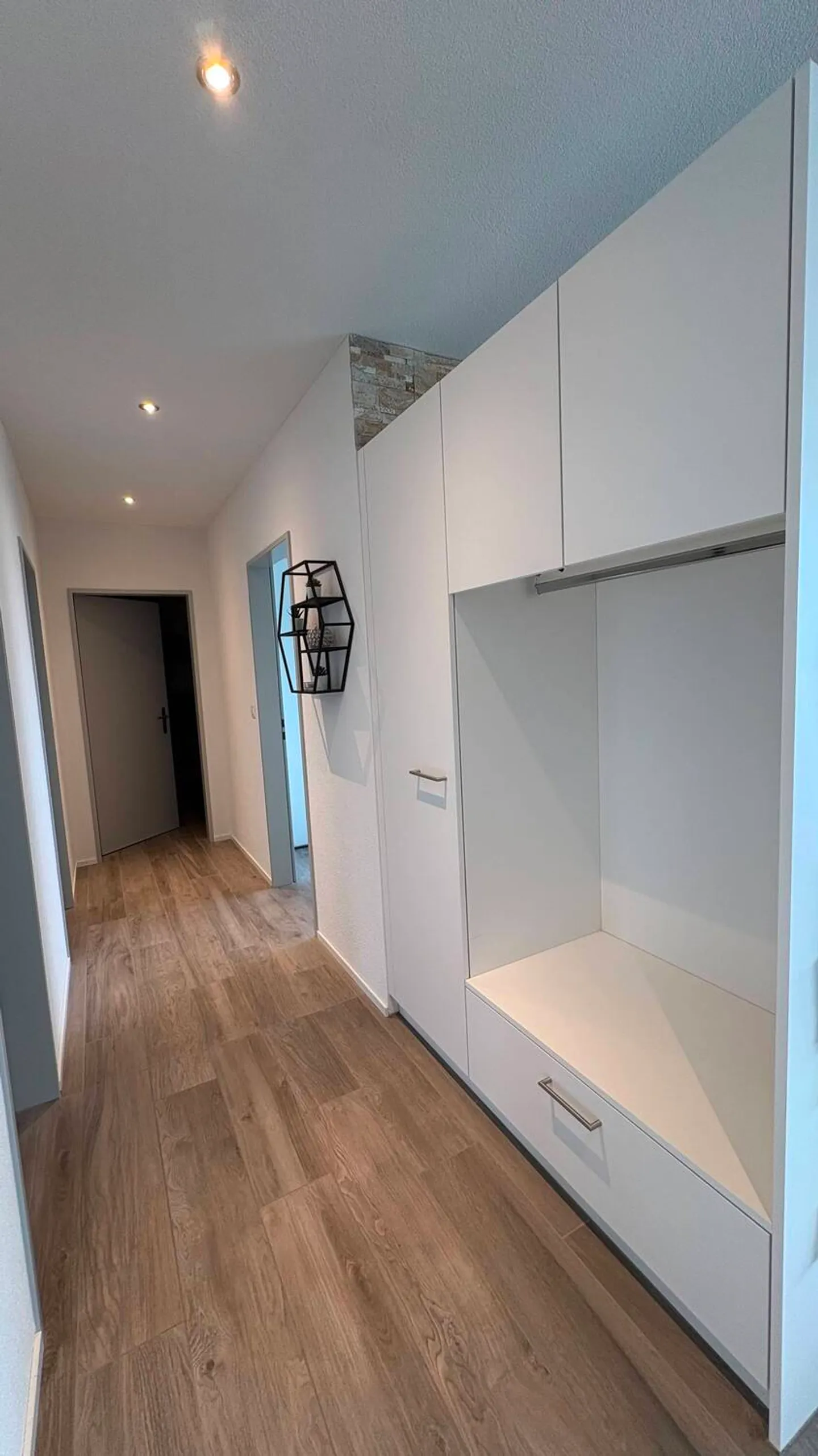 APPARTEMENT 3½ PIÈCES À WAUWIL (LU), MEUBLÉ, TEMPORAIRE - Photo 3 sur 10