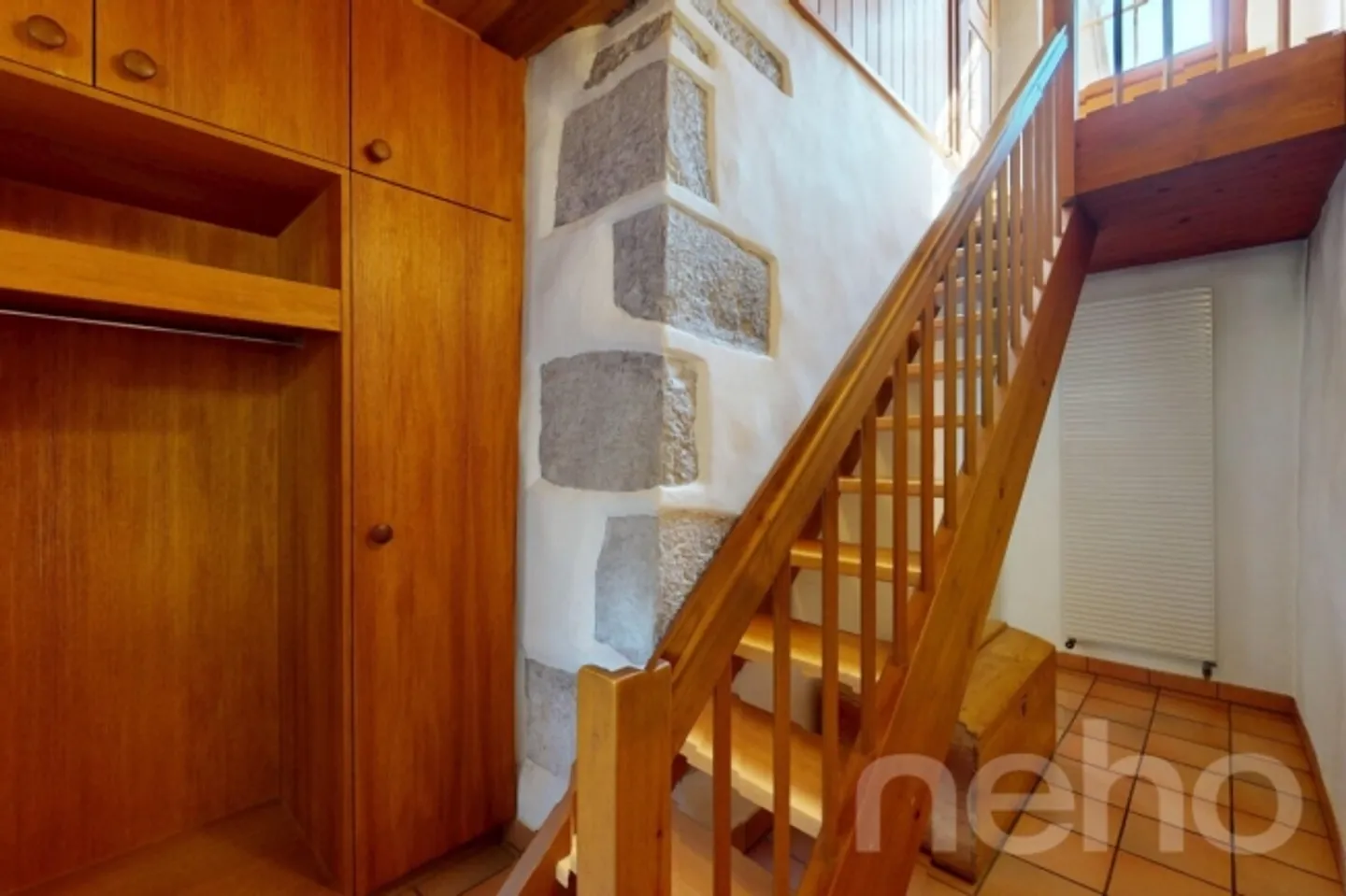 «Magnifica fattoria con fienile convertibile e terreno edificabile a Court» - Foto 8 di 13