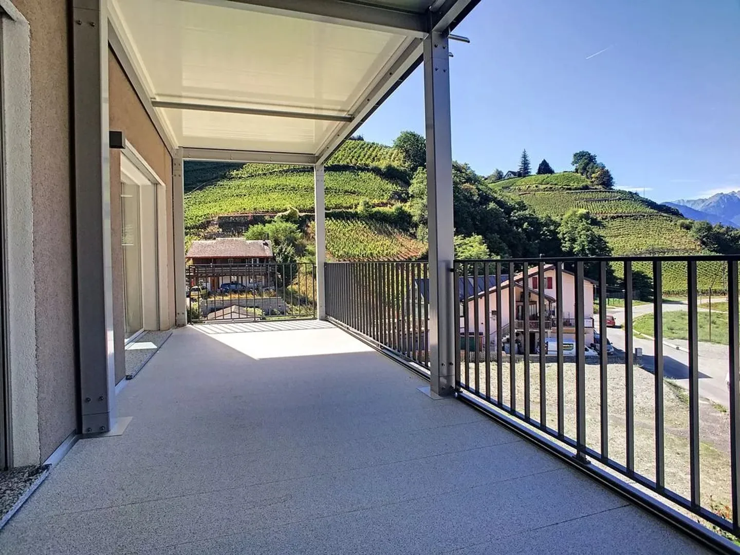 Modernes Apartment mit Bergblick - Foto 2 von 10