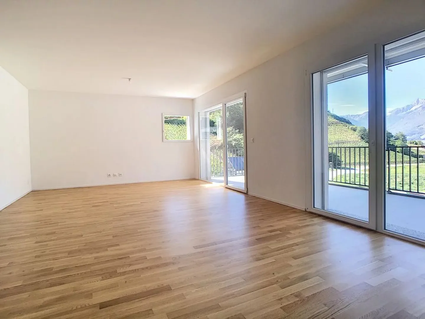 Modernes Apartment mit Bergblick - Foto 3 von 10