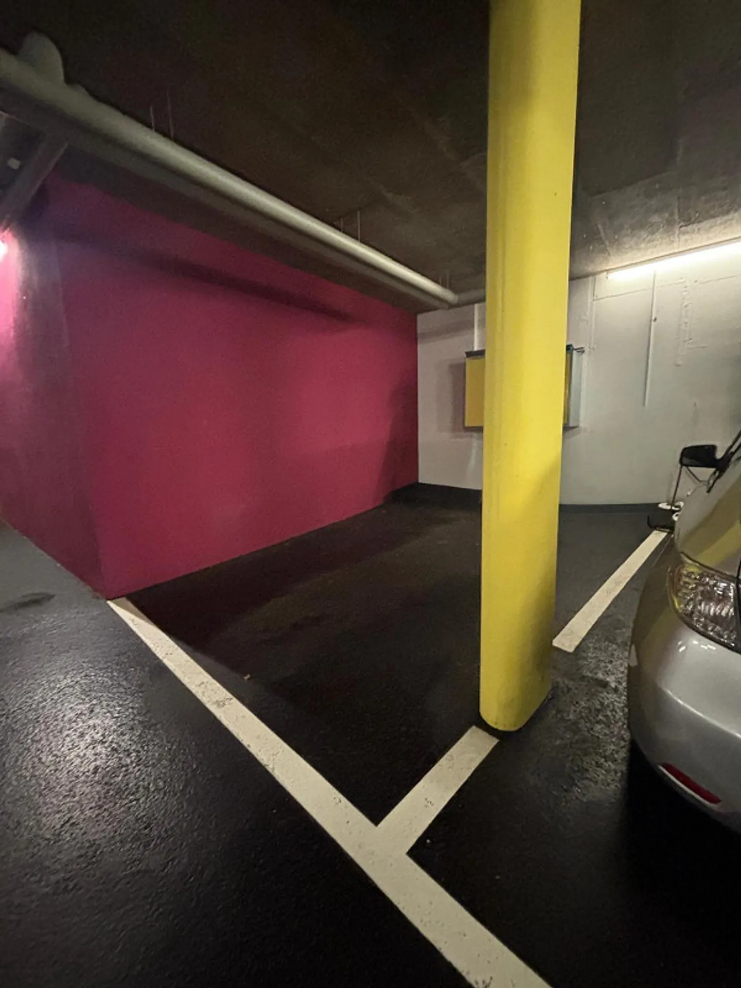 Zentraler Parkplatz in Wädenswil - Foto 2 von 4