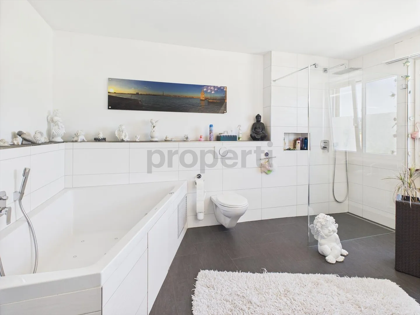 4.5-room ground floor apartment with winter garden, garden paradise and pool in Uettligen - Photo 6 of 10