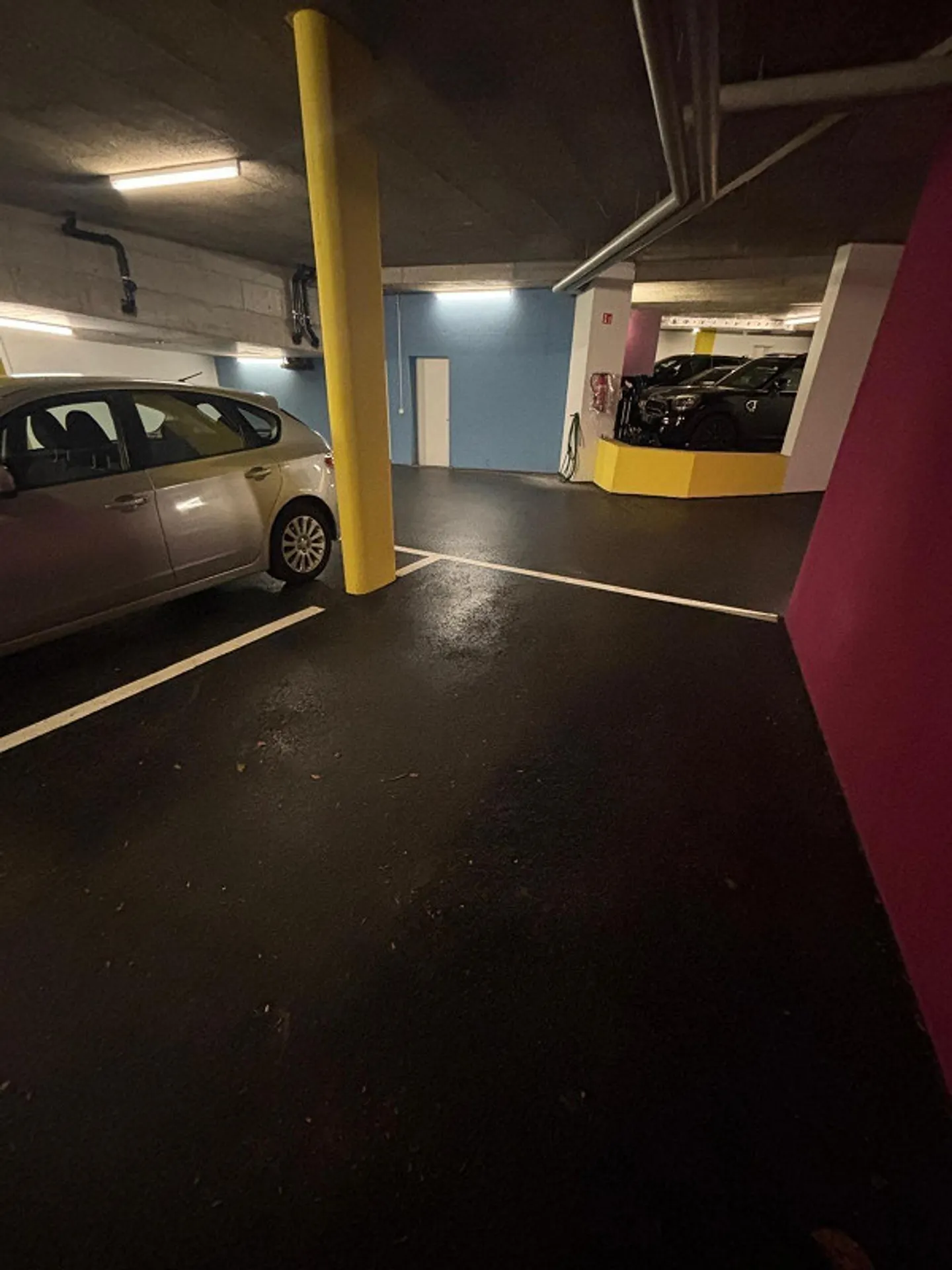 Zentraler Parkplatz in Wädenswil - Foto 3 von 4