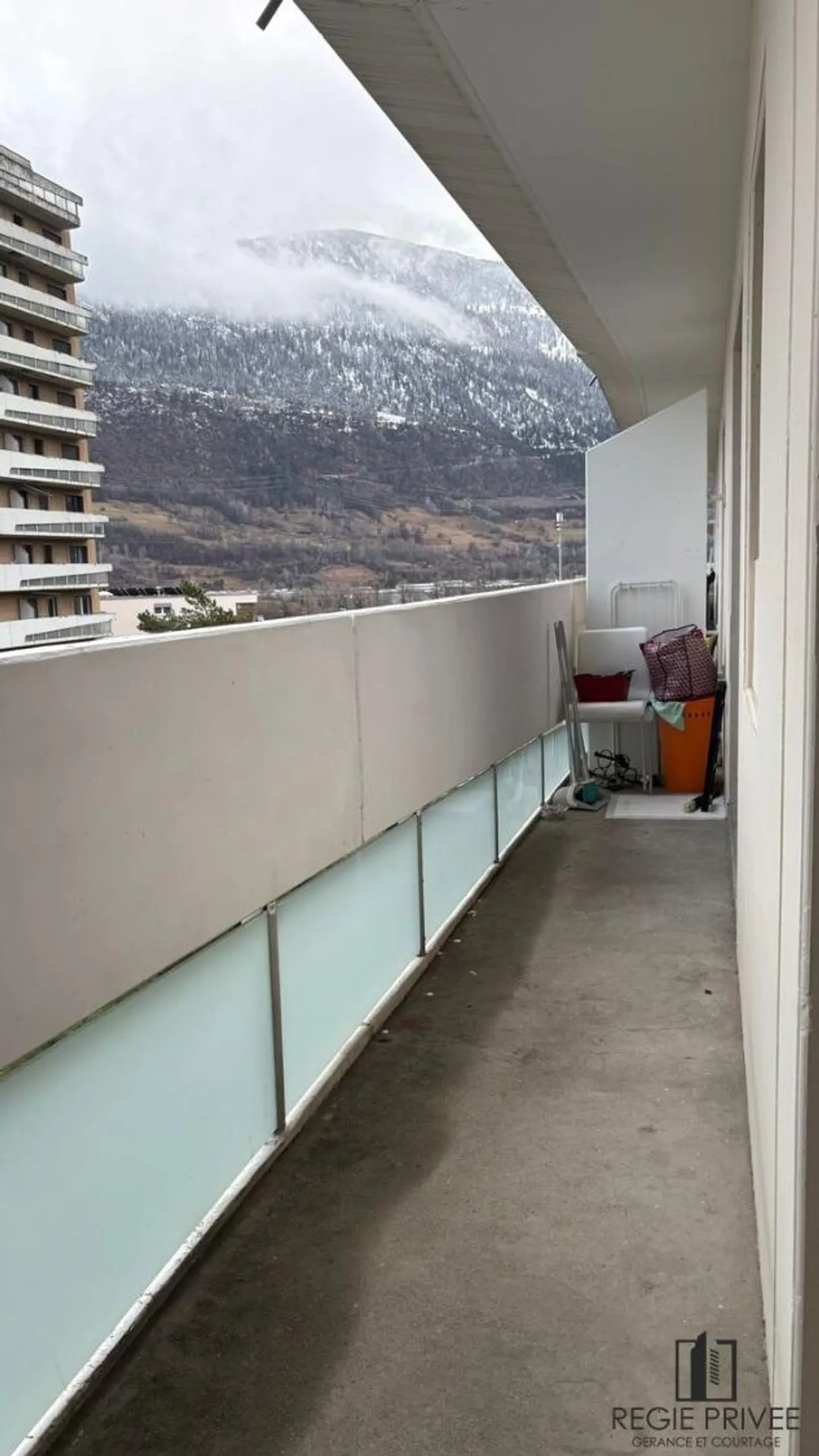 Appartement Charmant avec Balcon - Photo 5 sur 8