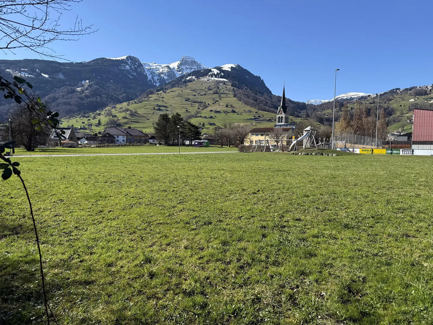 Sonniges Einfamilienhaus mit Garten - Foto 3 von 15