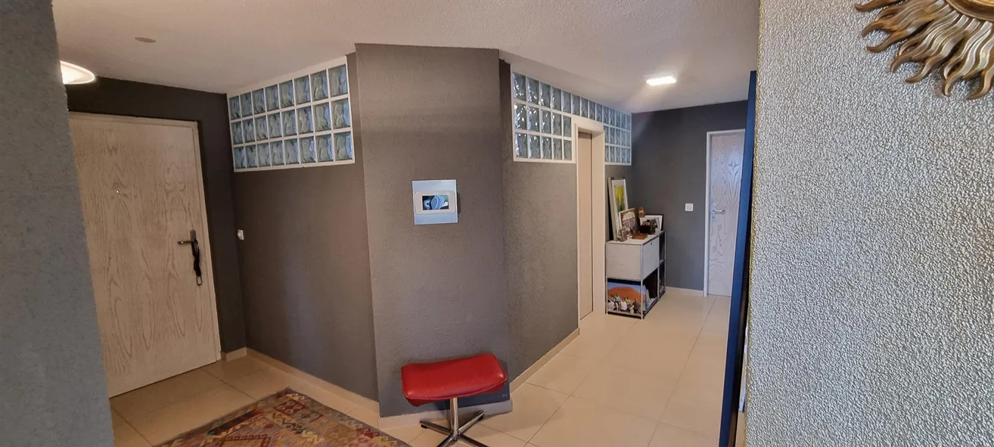 Grosse 4 1/2 Zi Wohnung mit fantastis7cher Seesicht - Foto 22 von 30