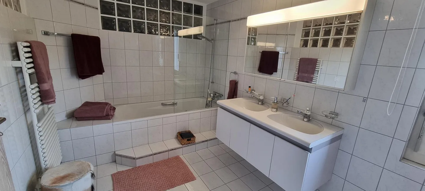 Grosse 4 1/2 Zi Wohnung mit fantastis7cher Seesicht - Foto 28 von 30