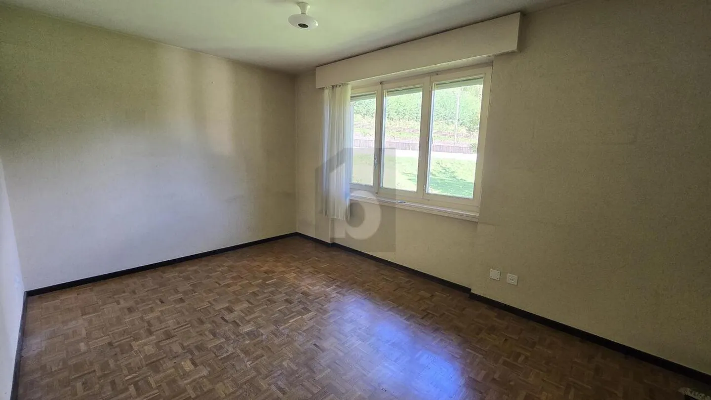 SPACIOUS AND WELCOMING IN A QUIET LOCATION - Photo 5 of 6