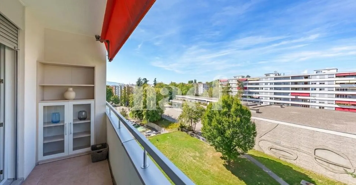 Appartement Familial Spacieux avec Balcons - Photo 3 sur 10