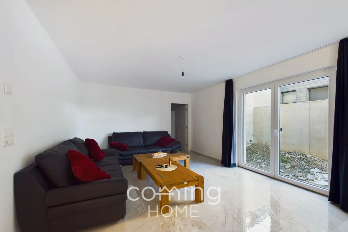 Casa esclusiva a 3 famiglie in posizione soleggiata - Ampi spazi abitativi e garage - Foto 3 di 19
