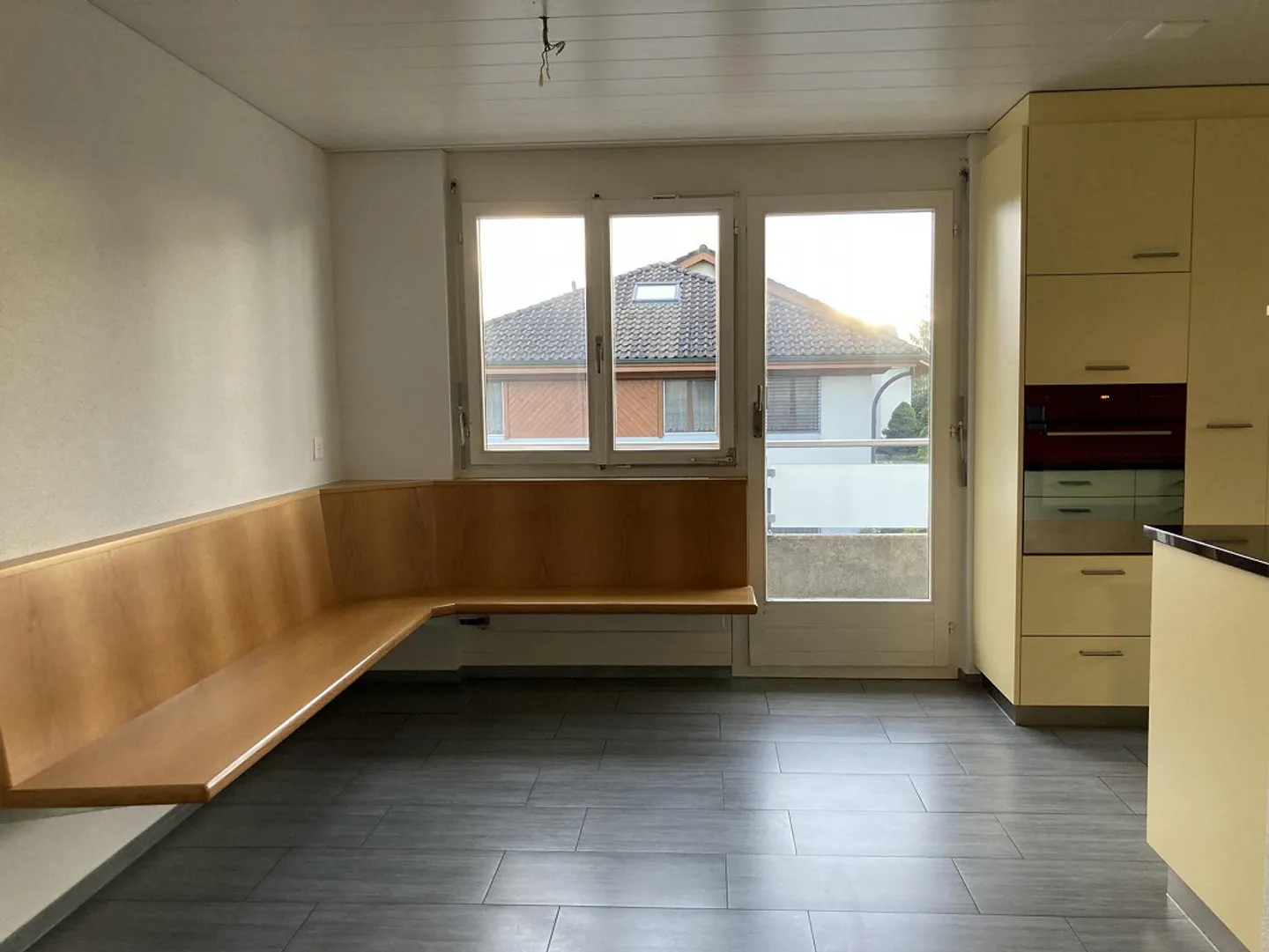 Appartamento 5 1/2 camere con vista sulle montagne in affitto - Foto 2 di 11