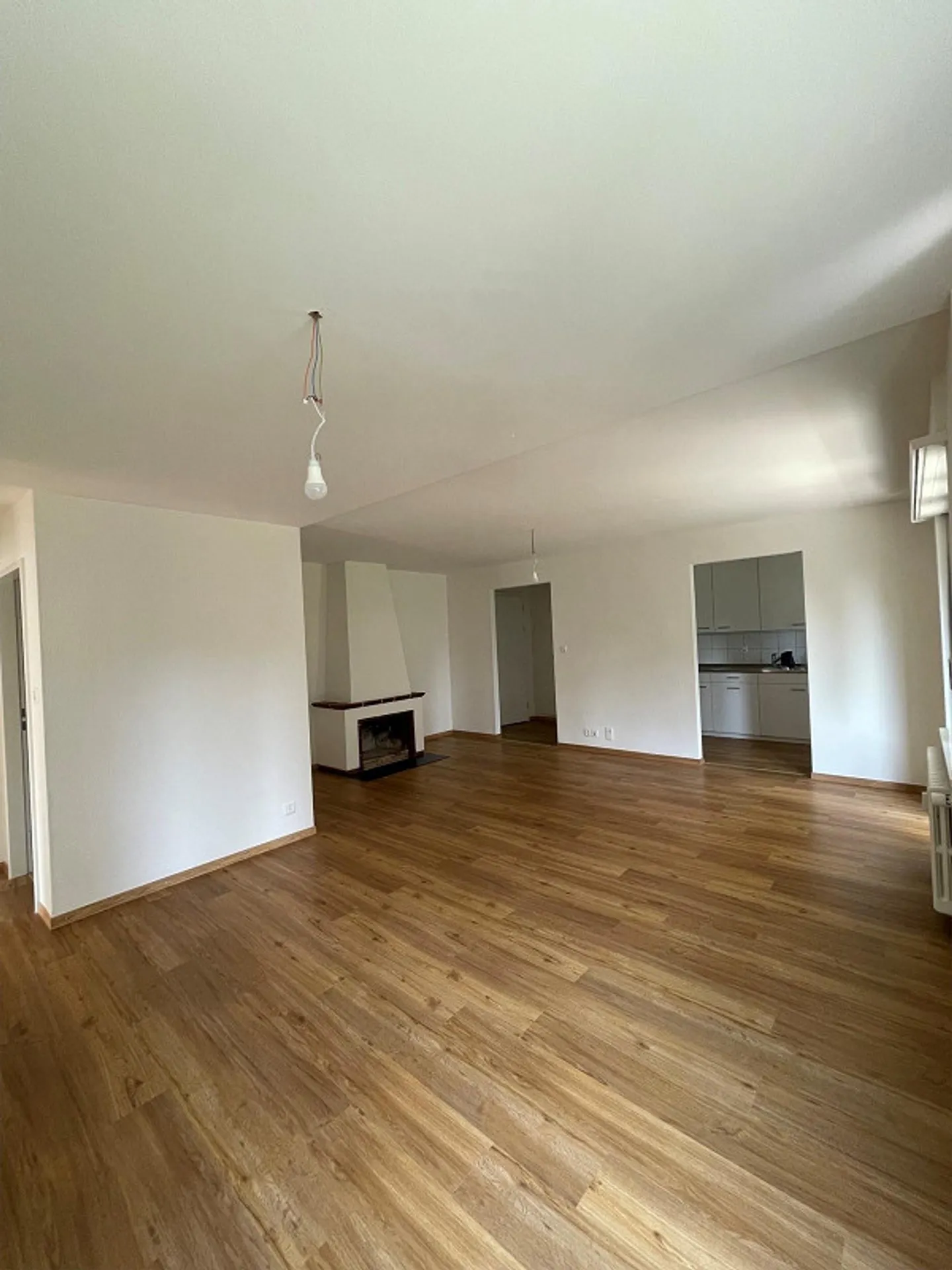 Modern apartment in a quiet neighborhood - Photo 2 of 12