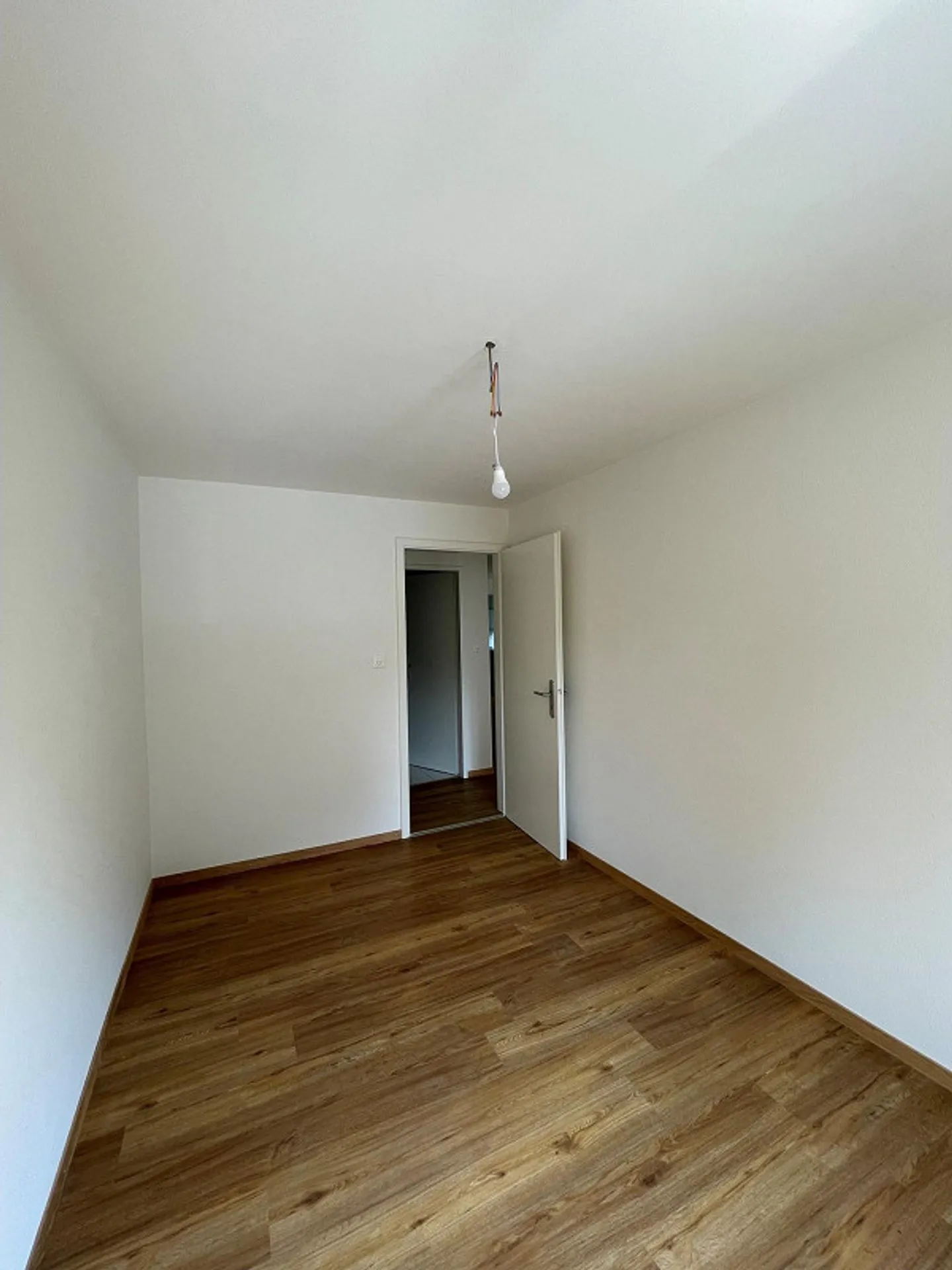 Modern apartment in a quiet neighborhood - Photo 5 of 12