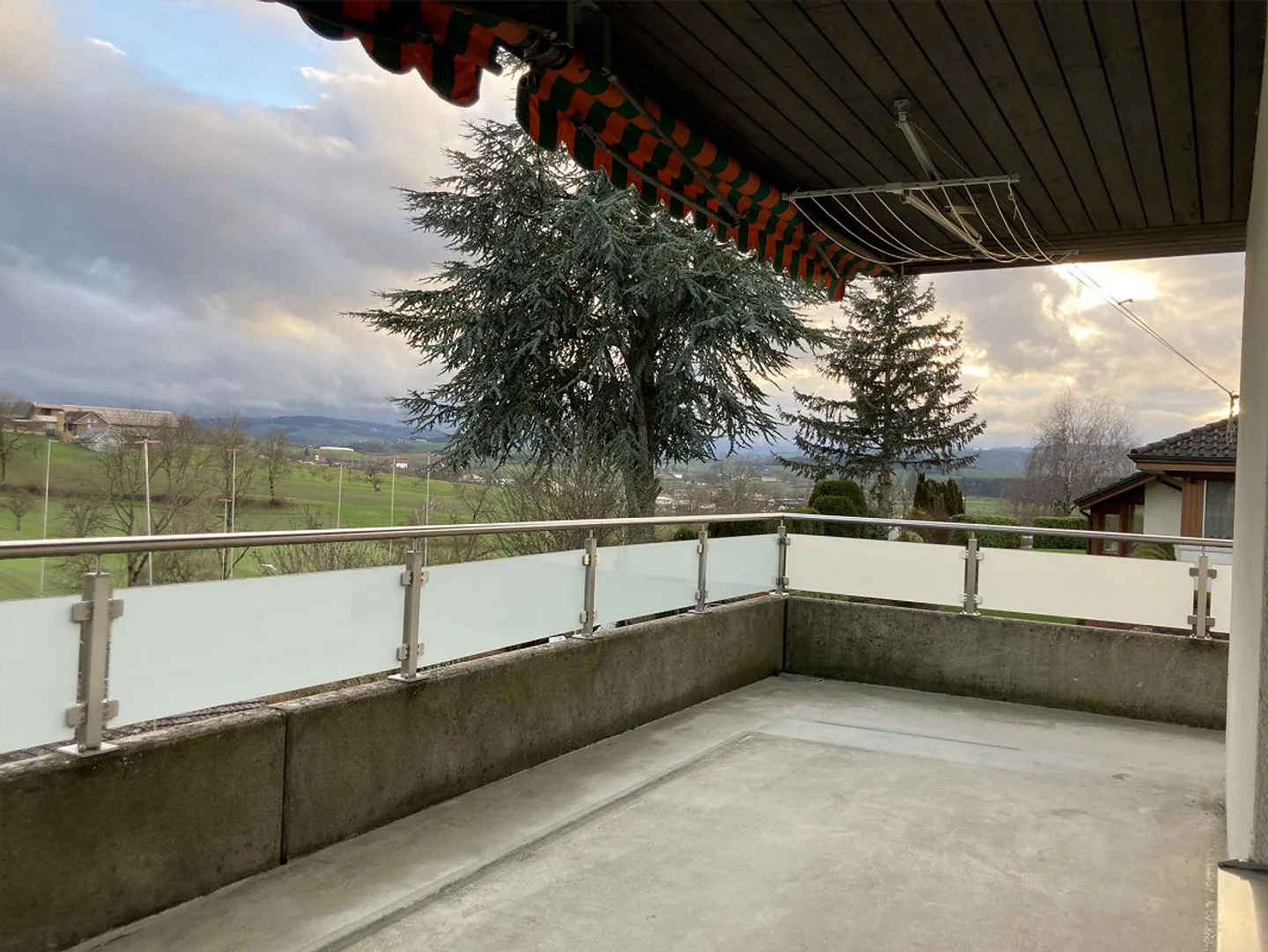 Appartamento 5 1/2 camere con vista sulle montagne in affitto - Foto 5 di 11