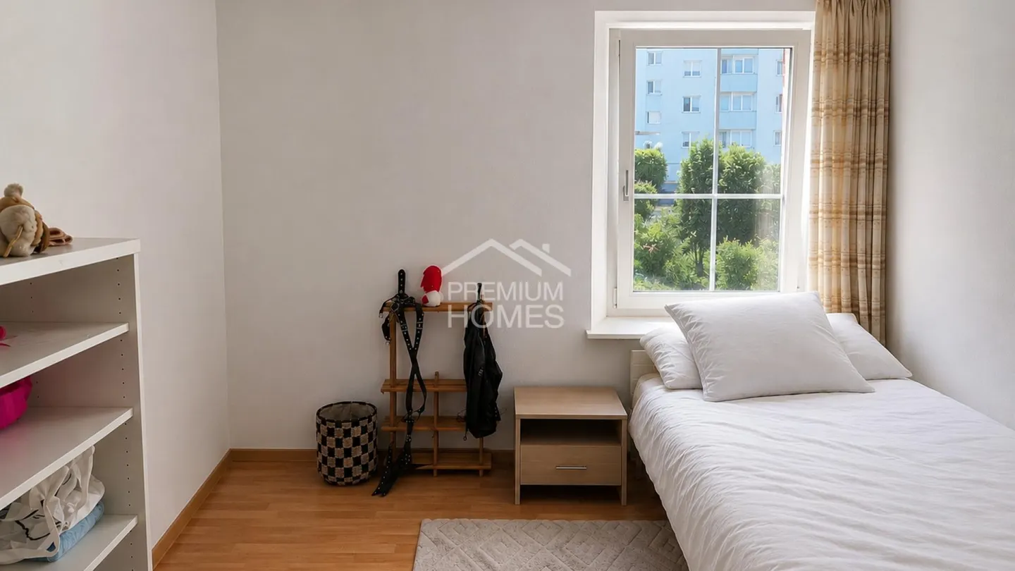 Stylish Apartment with Lake View - Photo 10 of 10