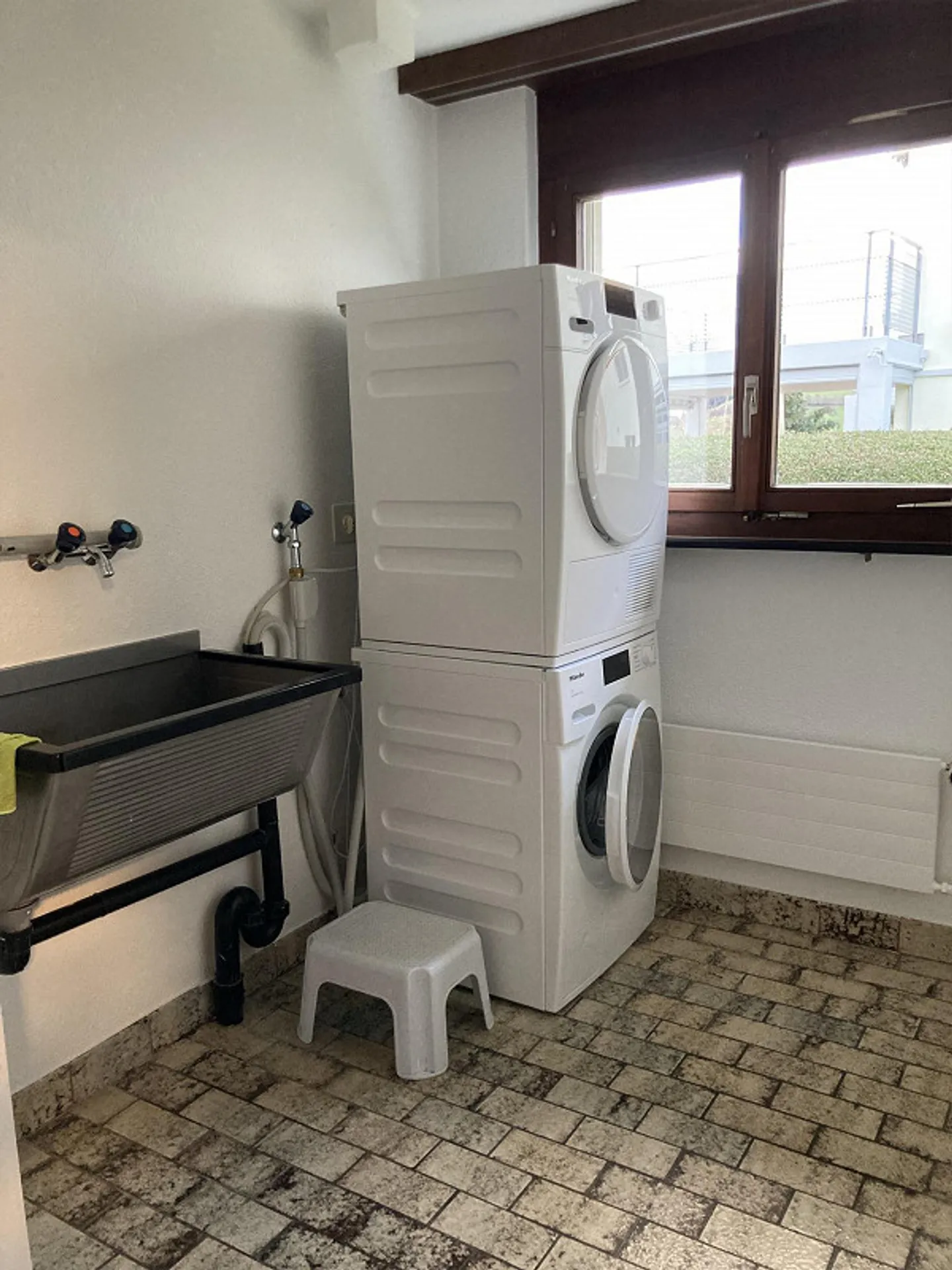 Appartamento 5 1/2 camere con vista sulle montagne in affitto - Foto 10 di 11